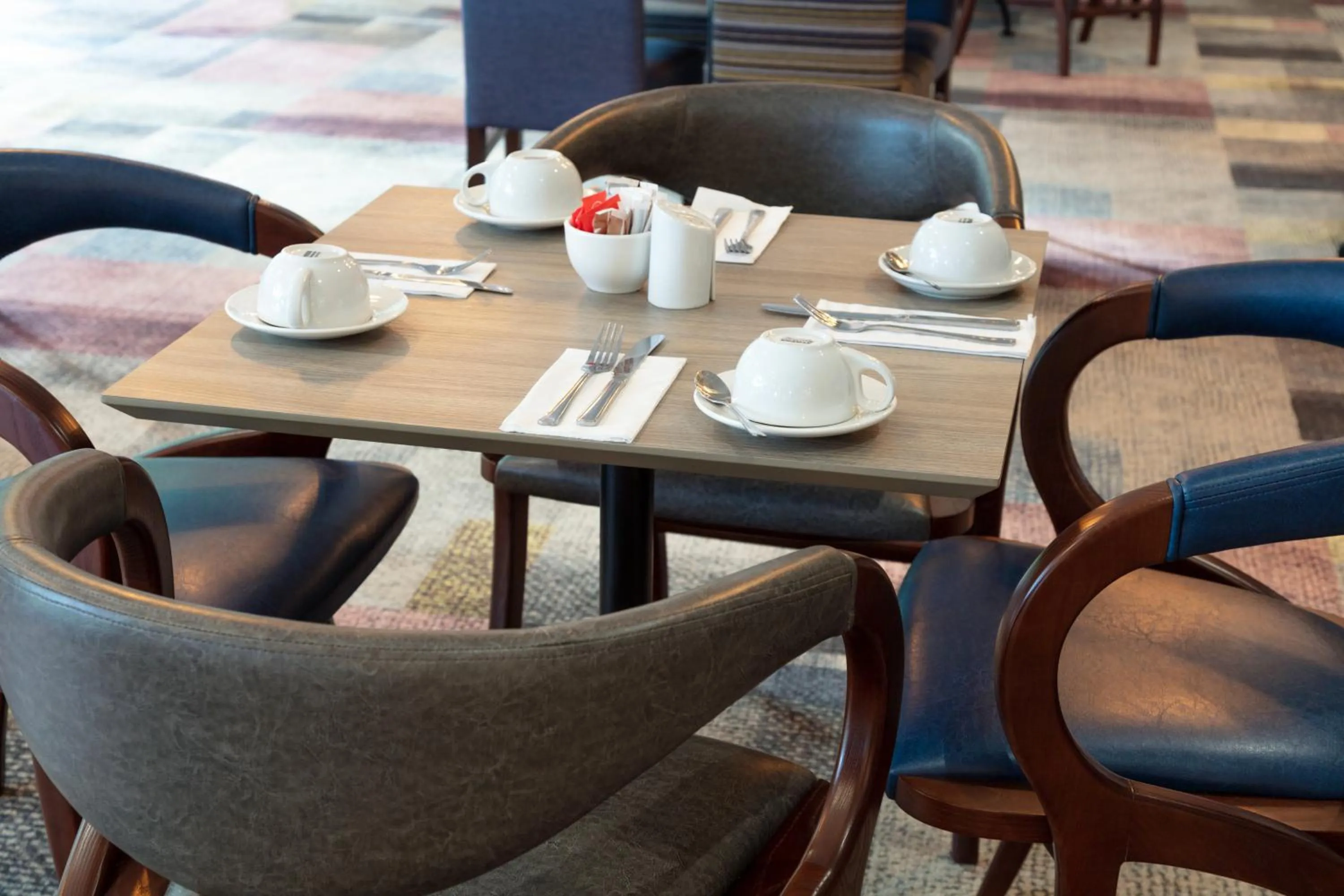 Restaurant/places to eat in Novotel Newcastle Airport