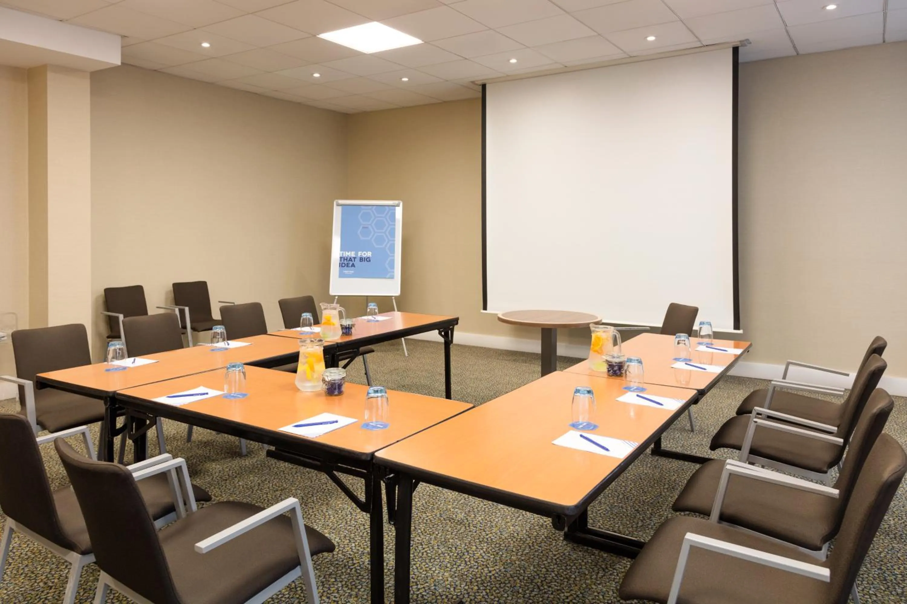 Meeting/conference room in Novotel Newcastle Airport