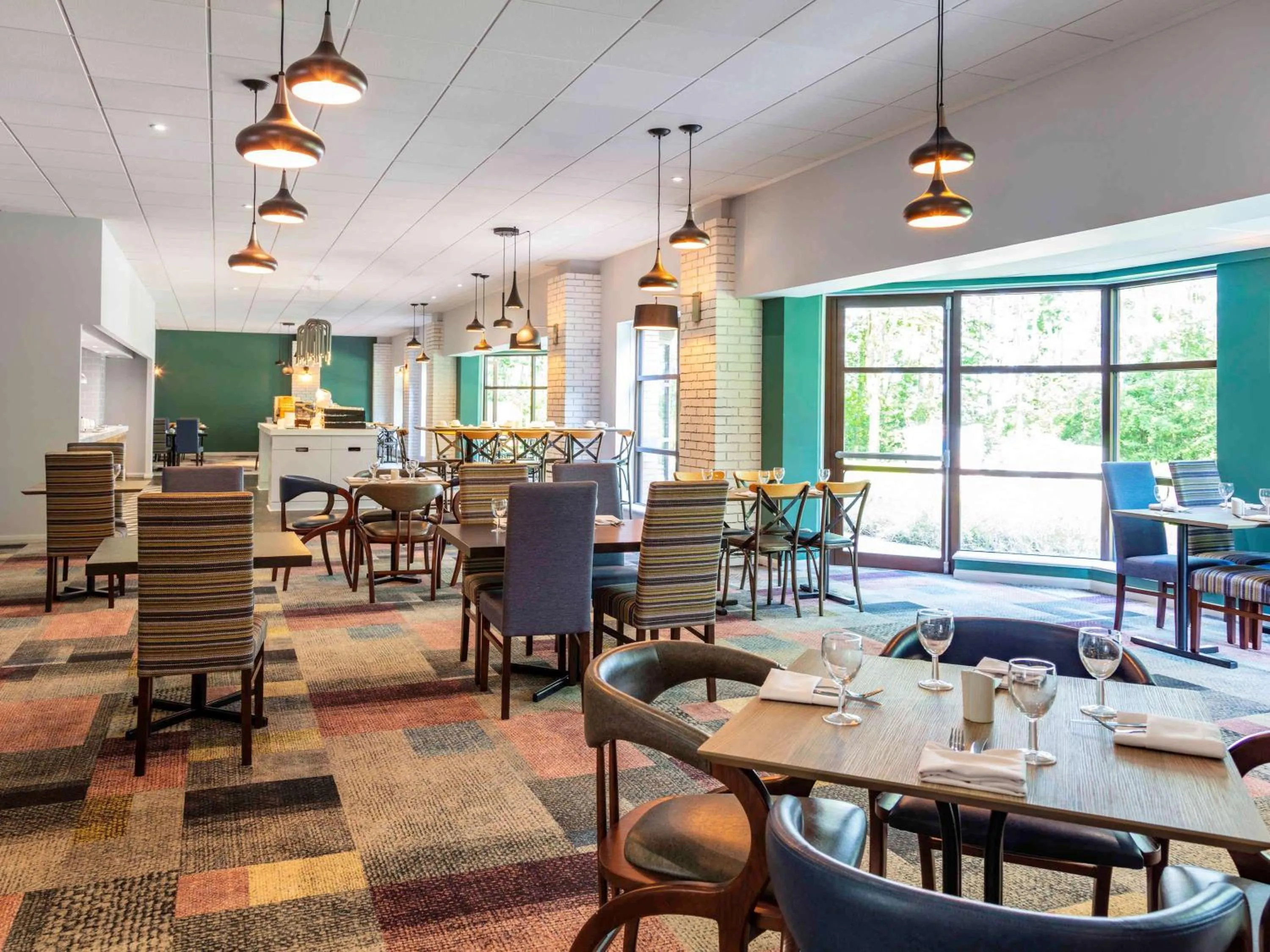 Restaurant/places to eat in Novotel Newcastle Airport