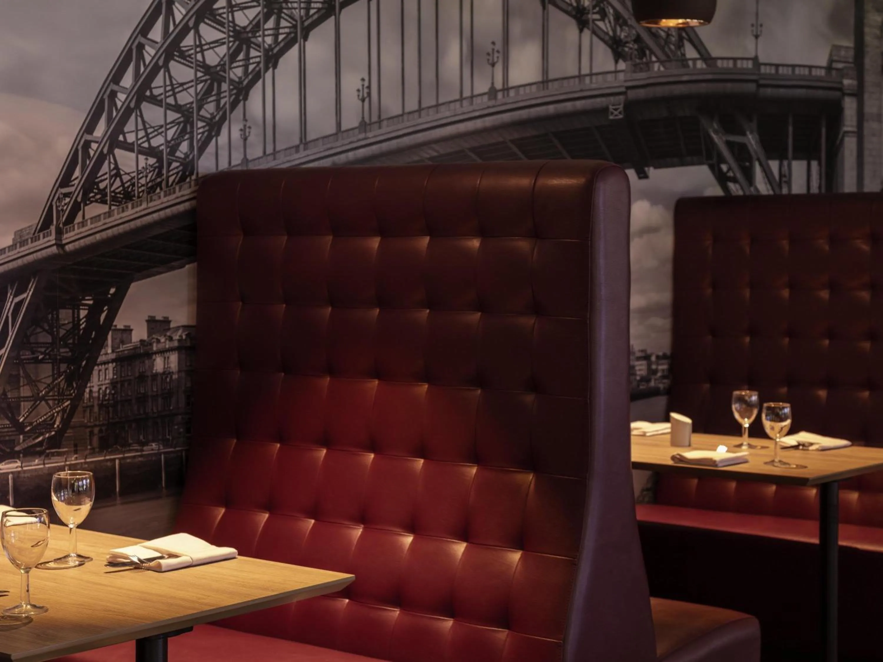 Restaurant/places to eat in Novotel Newcastle Airport