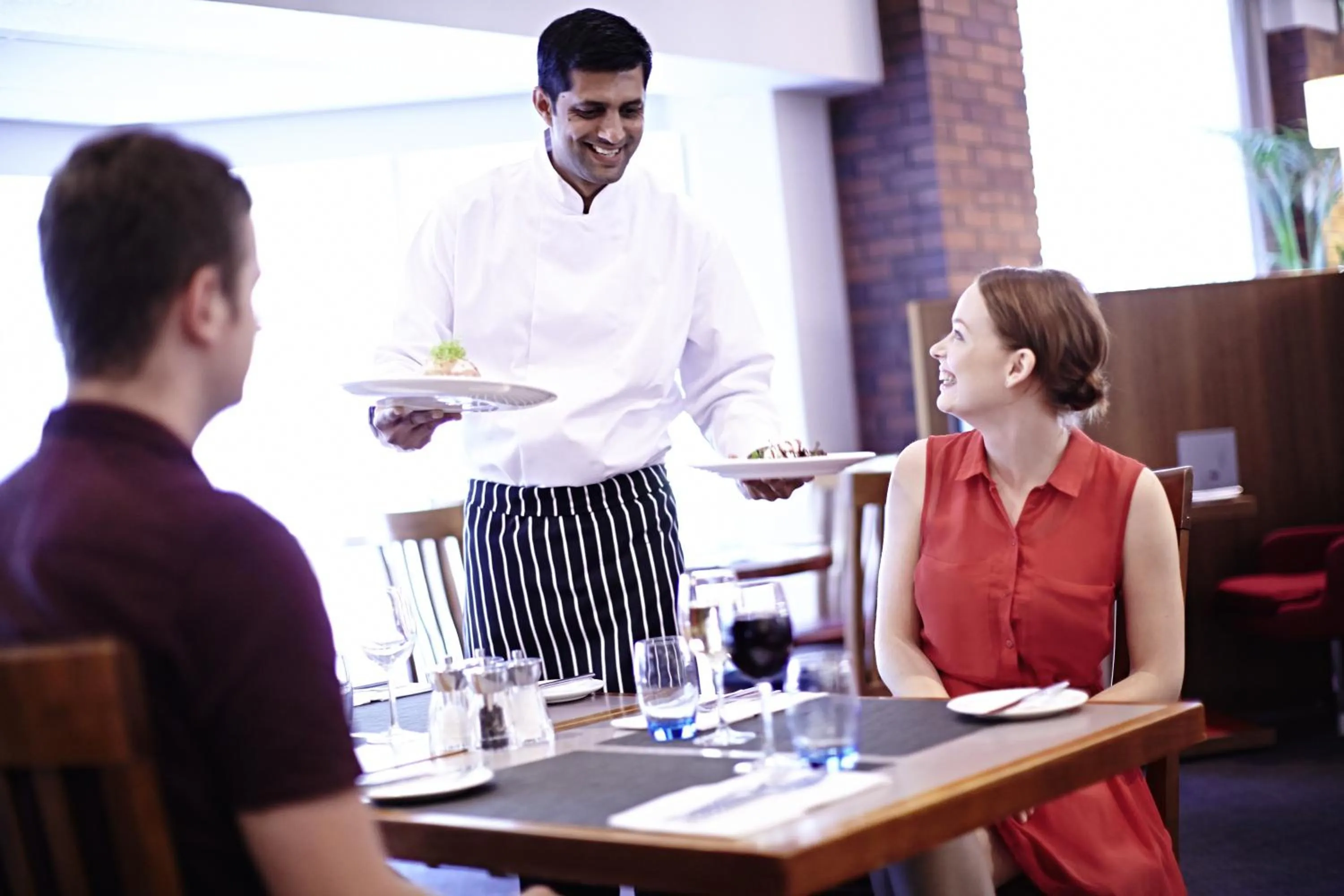 Restaurant/places to eat in Novotel Newcastle Airport