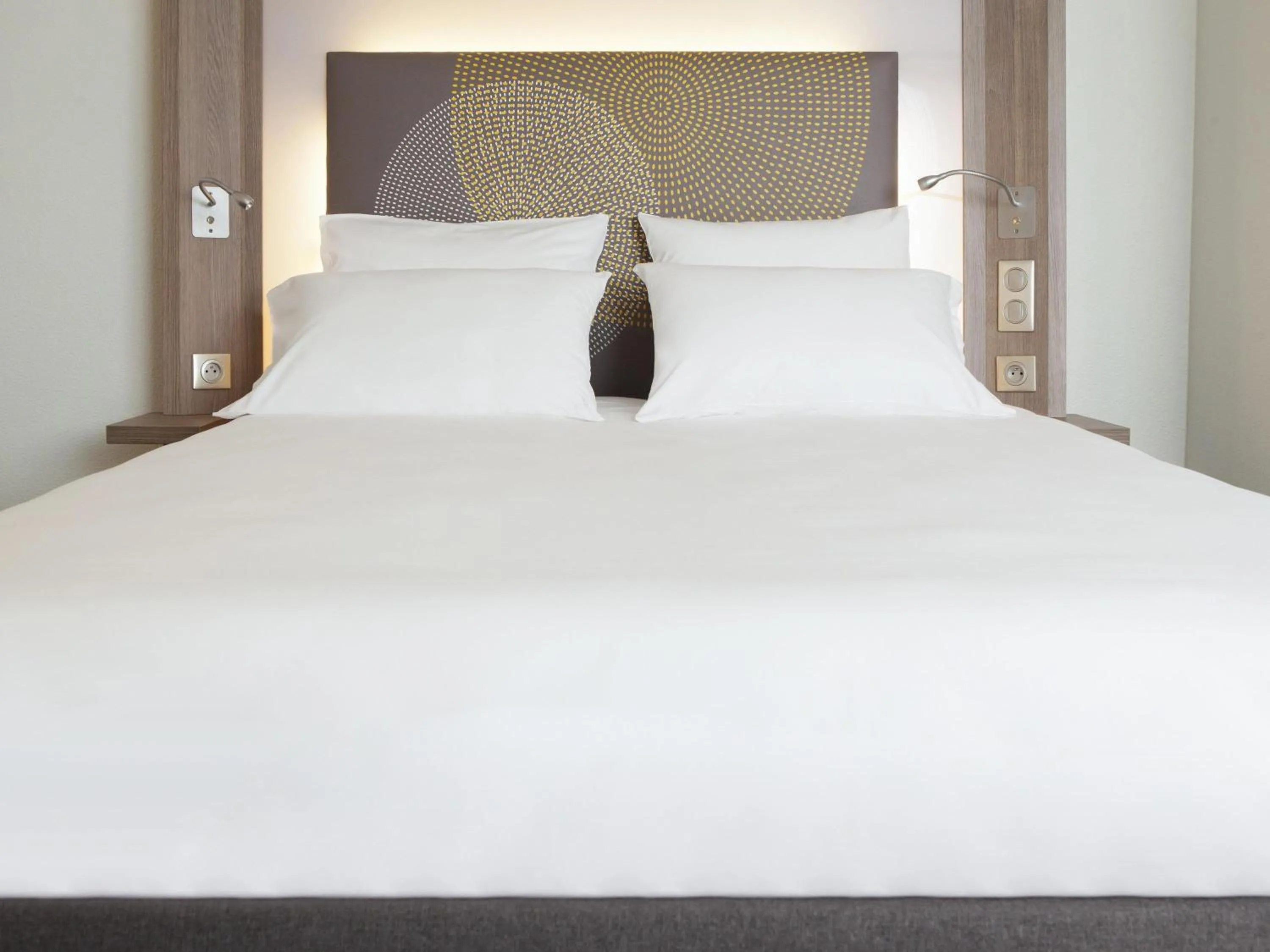 Bedroom, Bed in Novotel Newcastle Airport