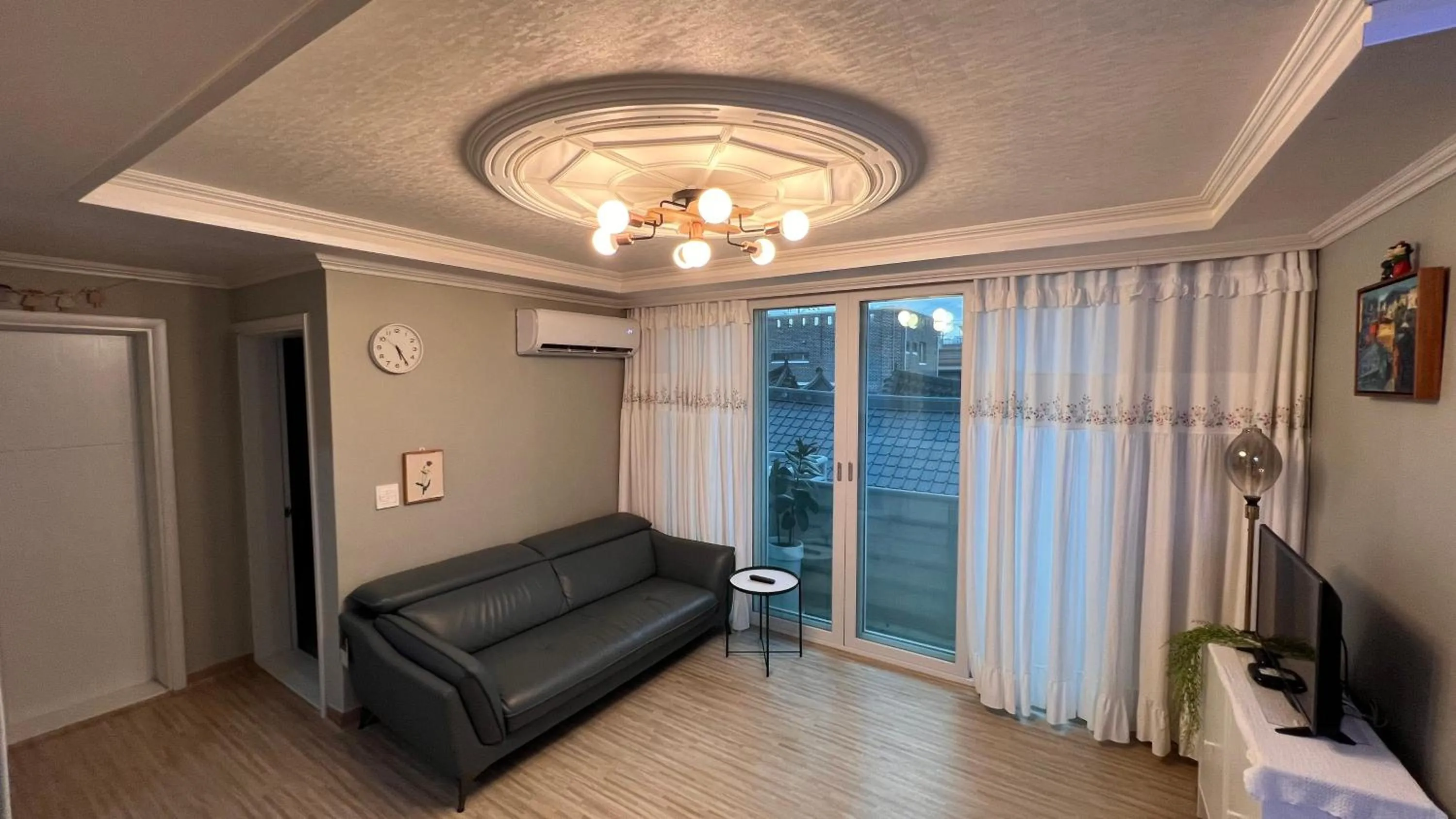 City Central & Cosy House