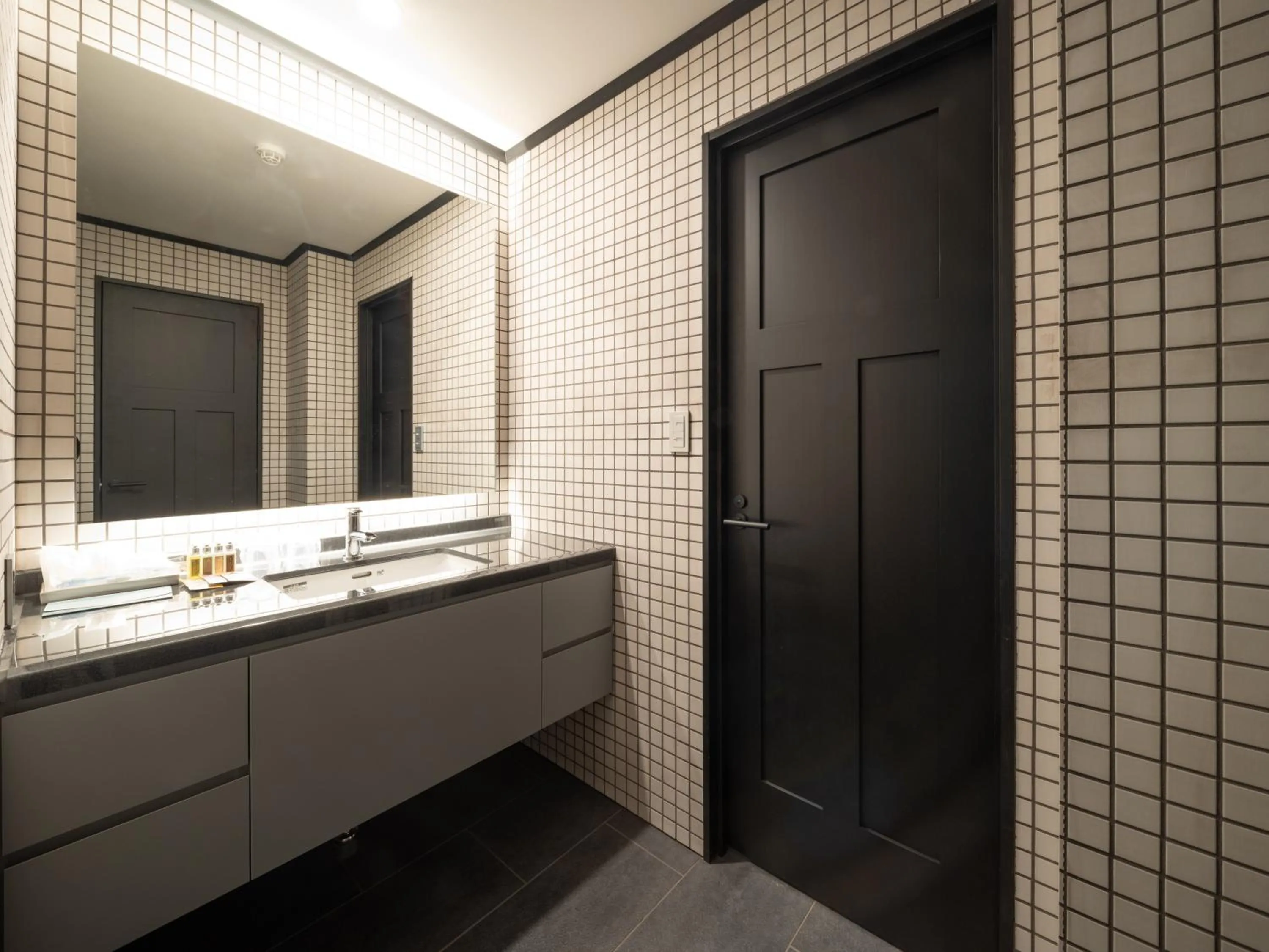 Photo of the whole room in LONGINGHOUSE Kyukaruizawa Suwanomori