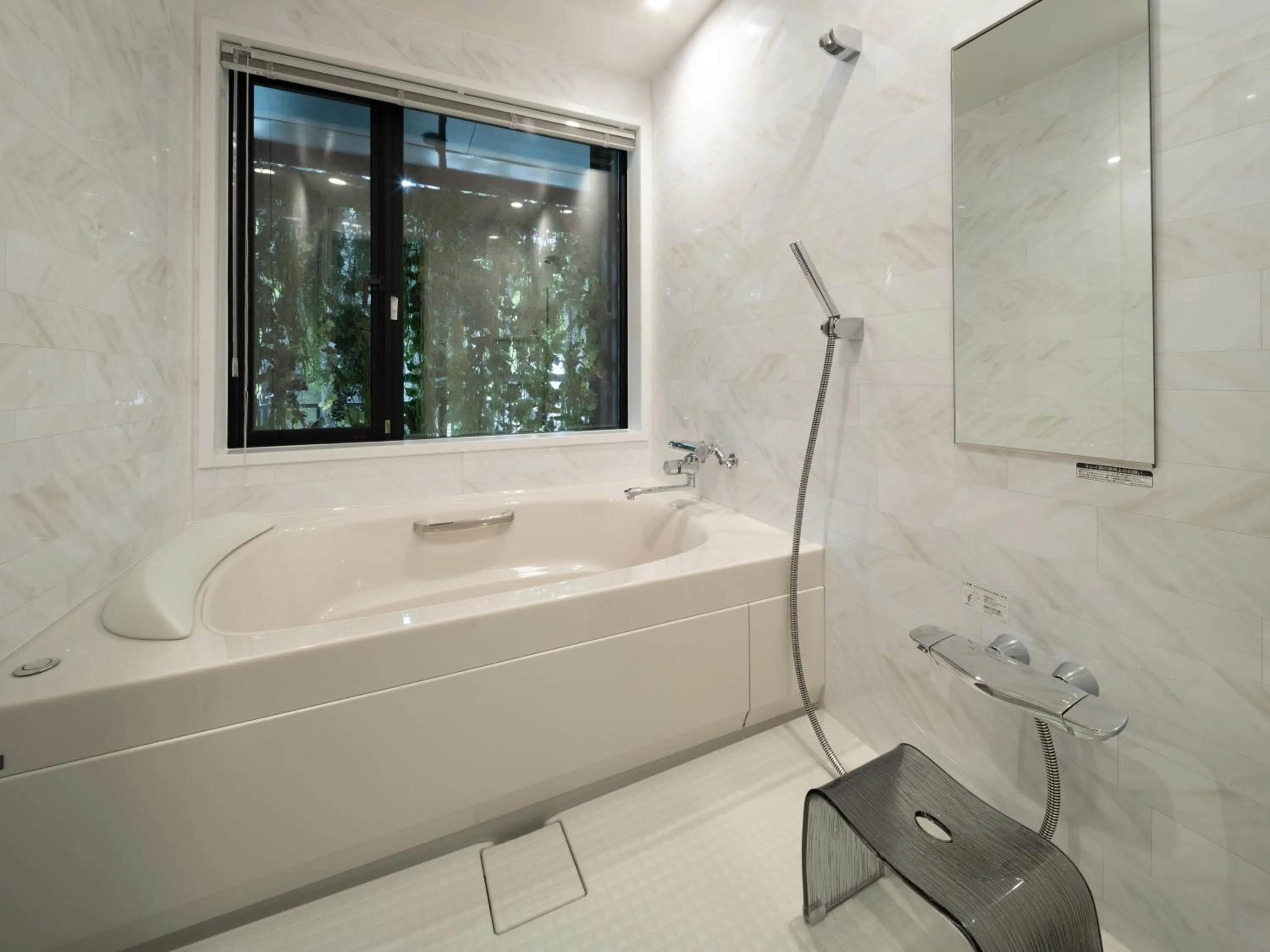 Photo of the whole room in LONGINGHOUSE Kyukaruizawa Suwanomori