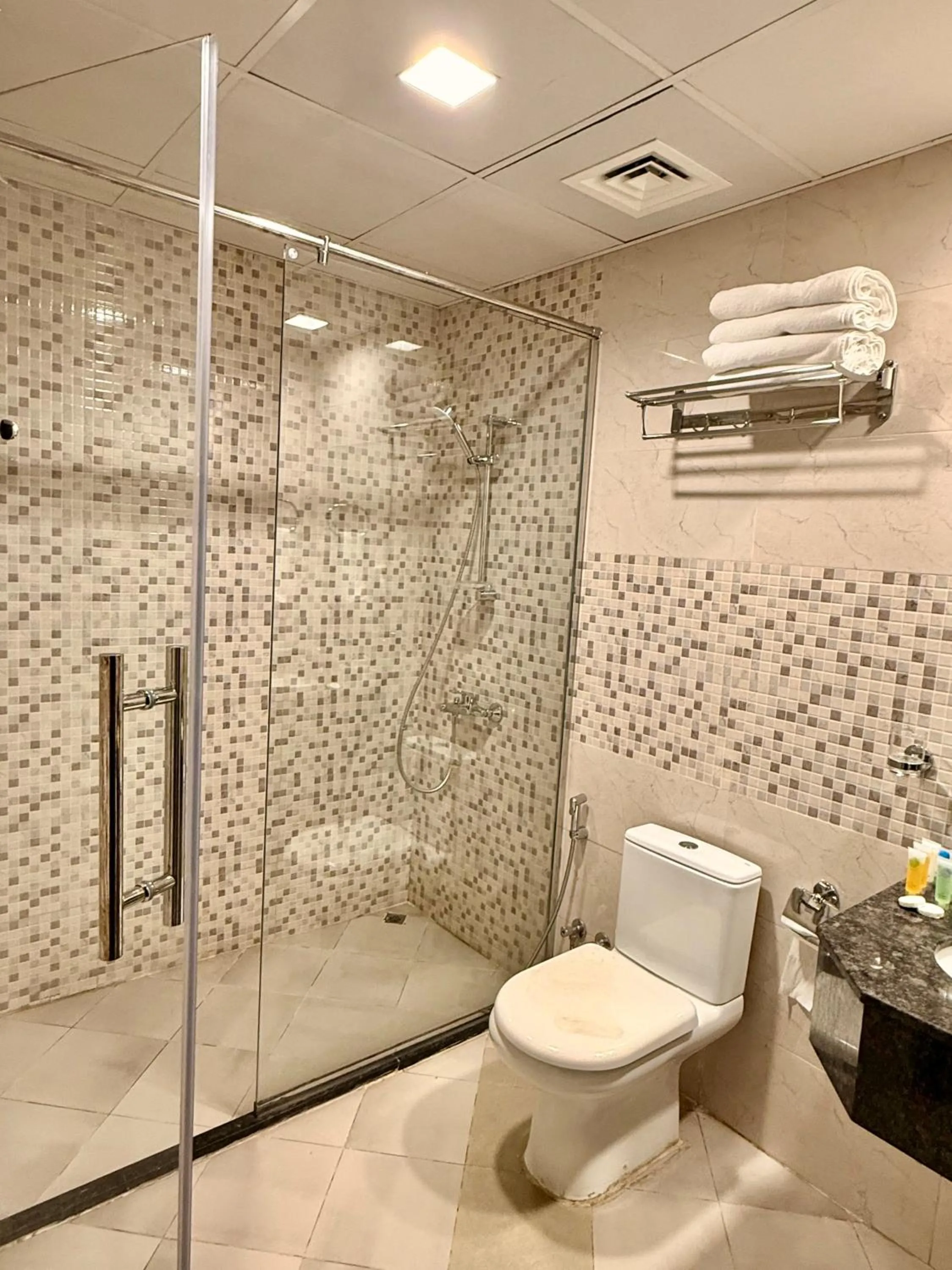 Bathroom in New Dream Plaza Hotel Apartment