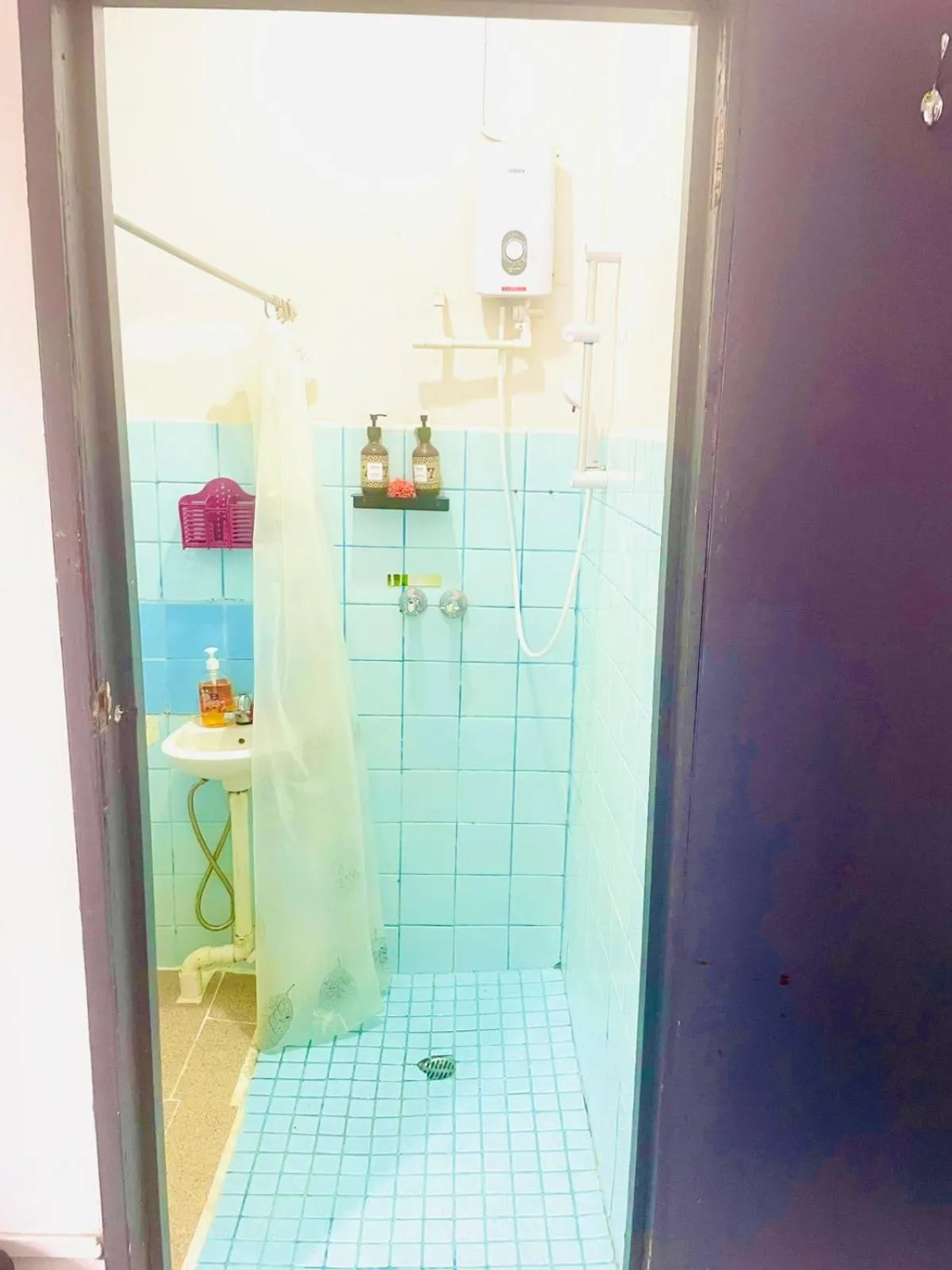 Shower in The Ideal Bed & Breakfast