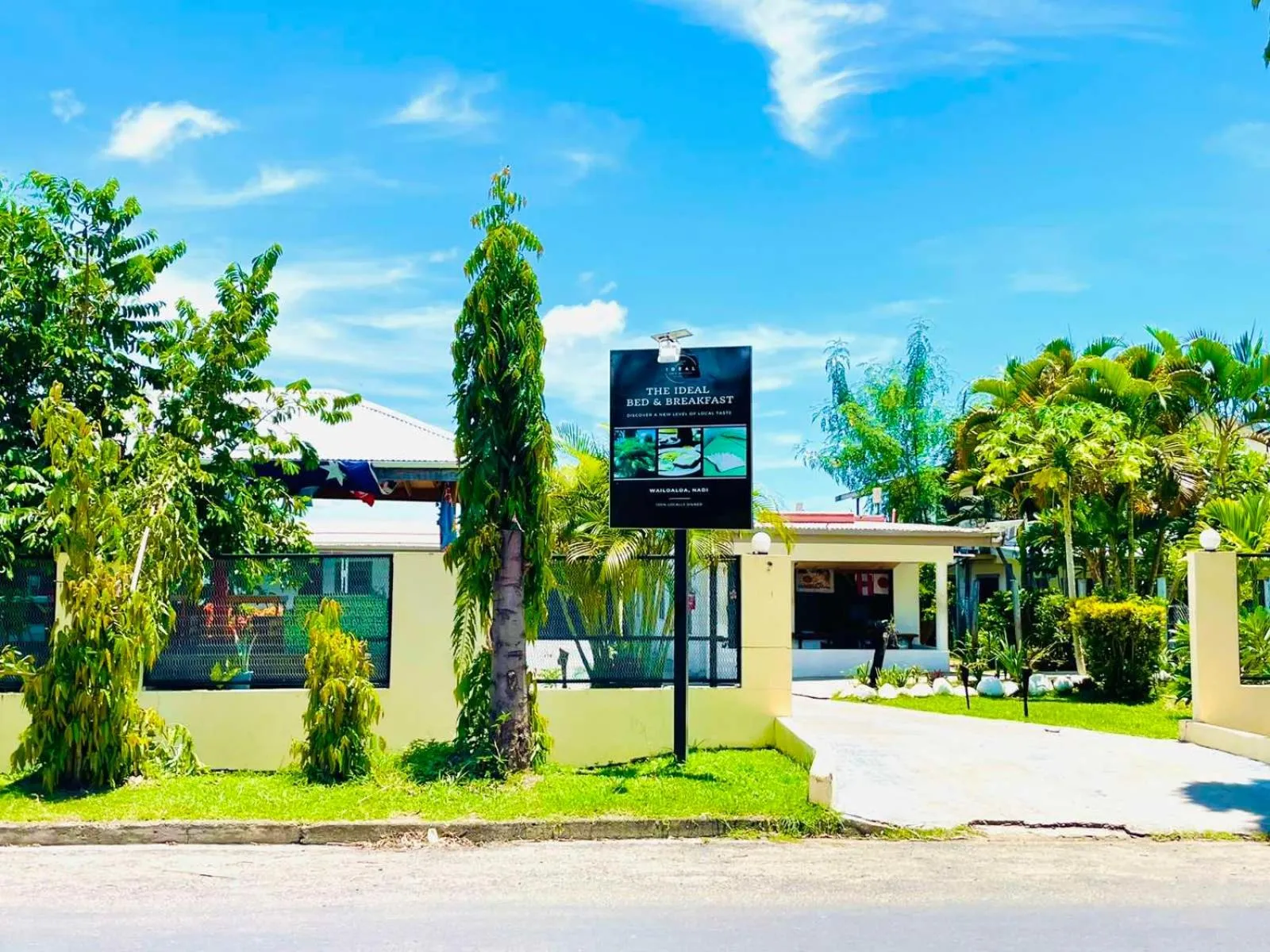 Street view in The Ideal Bed & Breakfast