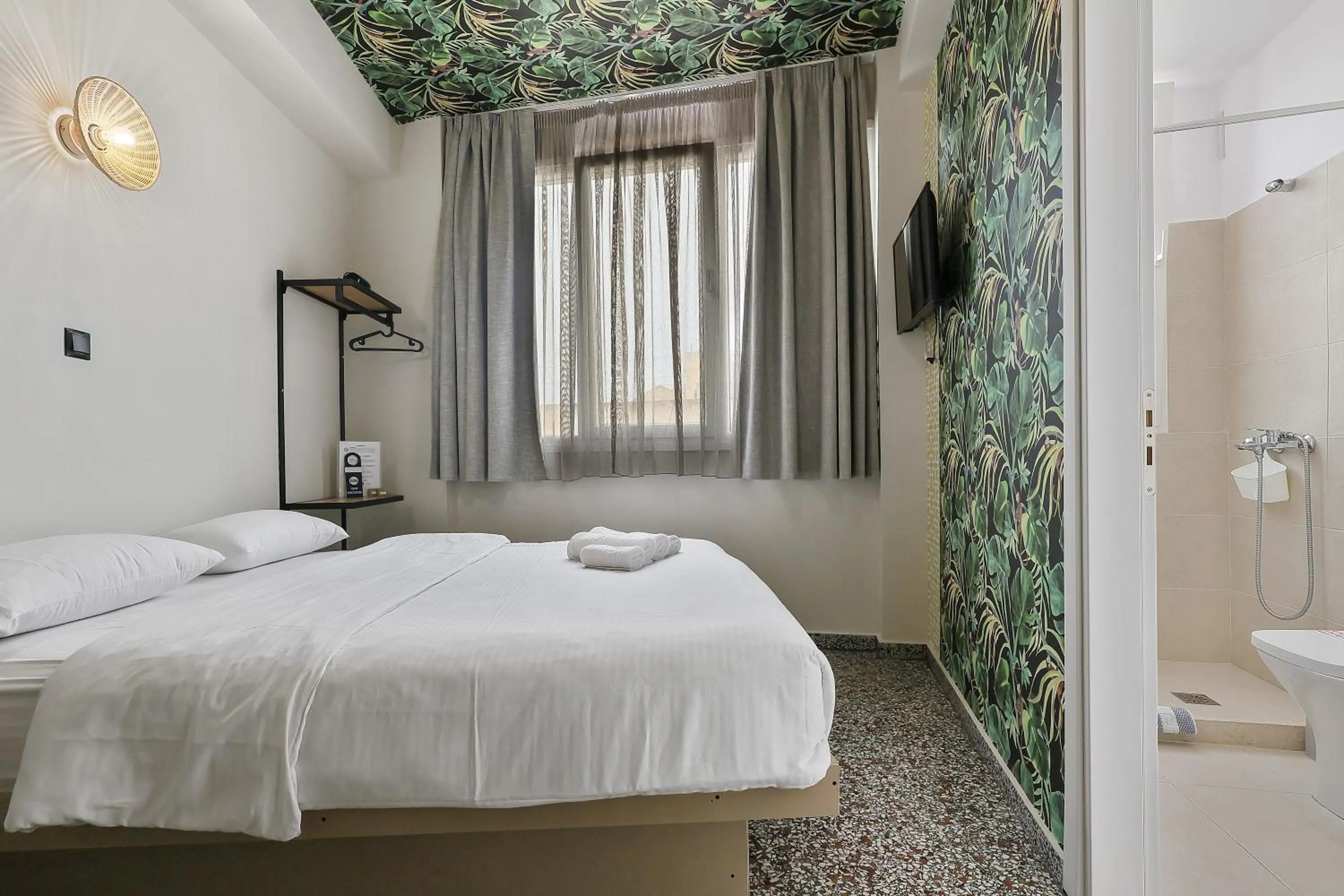 Photo of the whole room, Bed in 7ATHENS