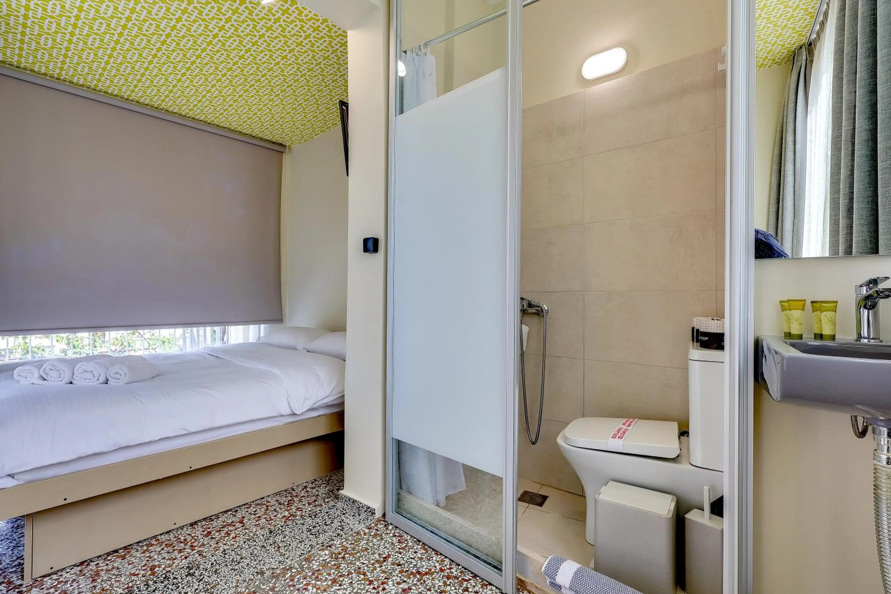 Photo of the whole room, Bed in 7ATHENS