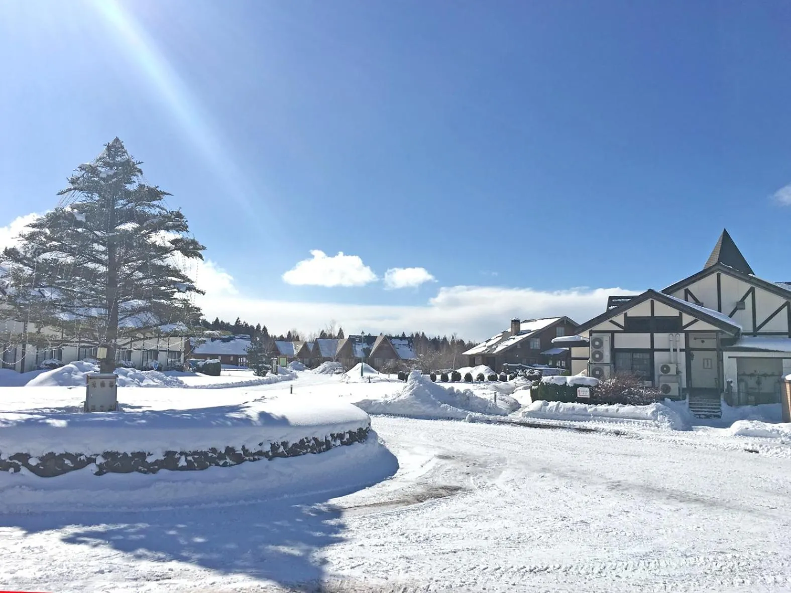 Property building in Awone Shirakami Juniko