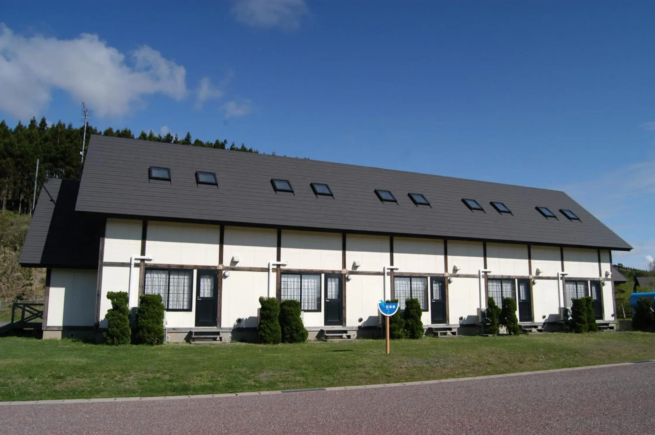 Property building in Awone Shirakami Juniko Property building in Awone Shirakami Juniko