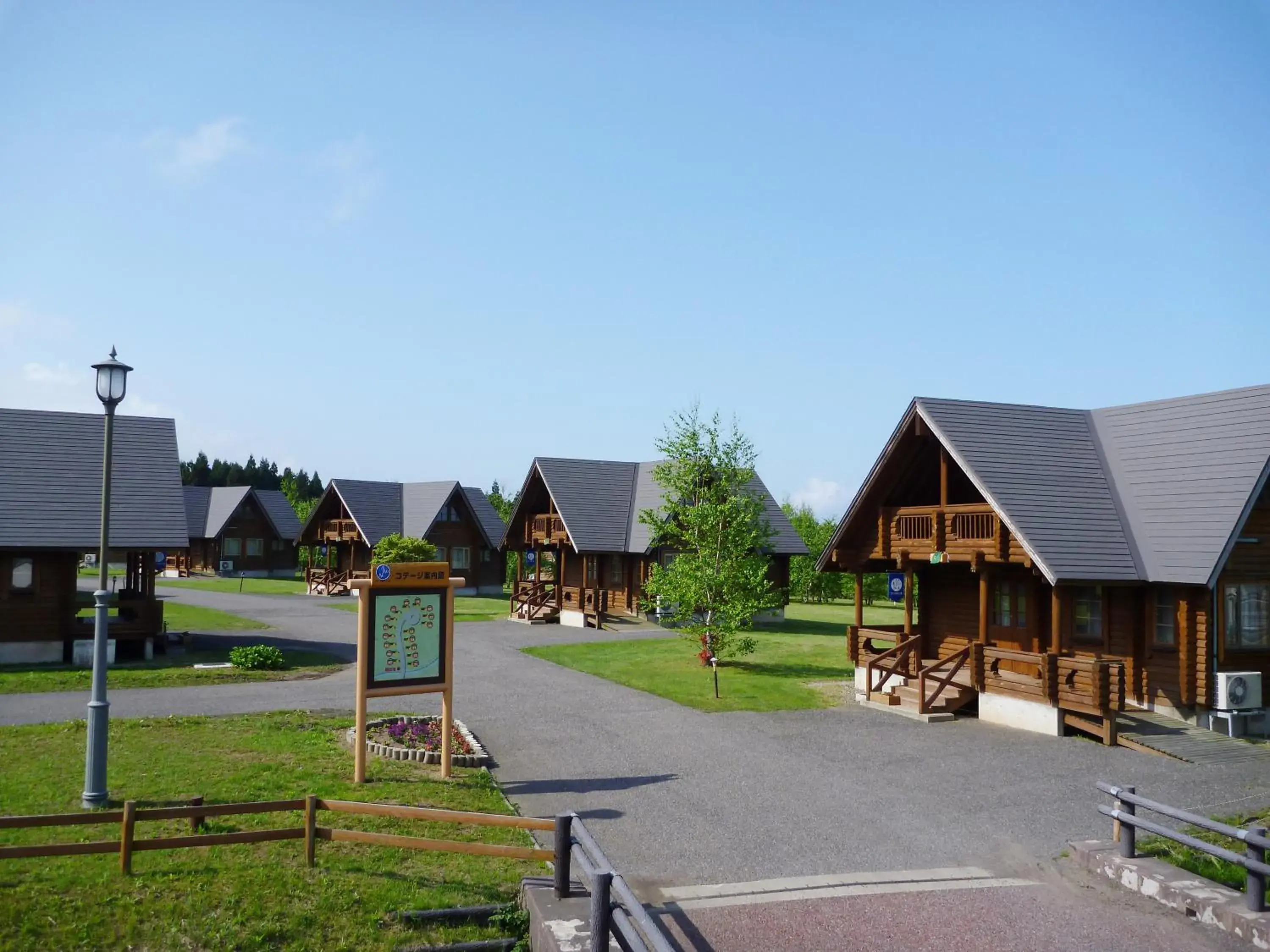 Property building in Awone Shirakami Juniko Property building in Awone Shirakami Juniko