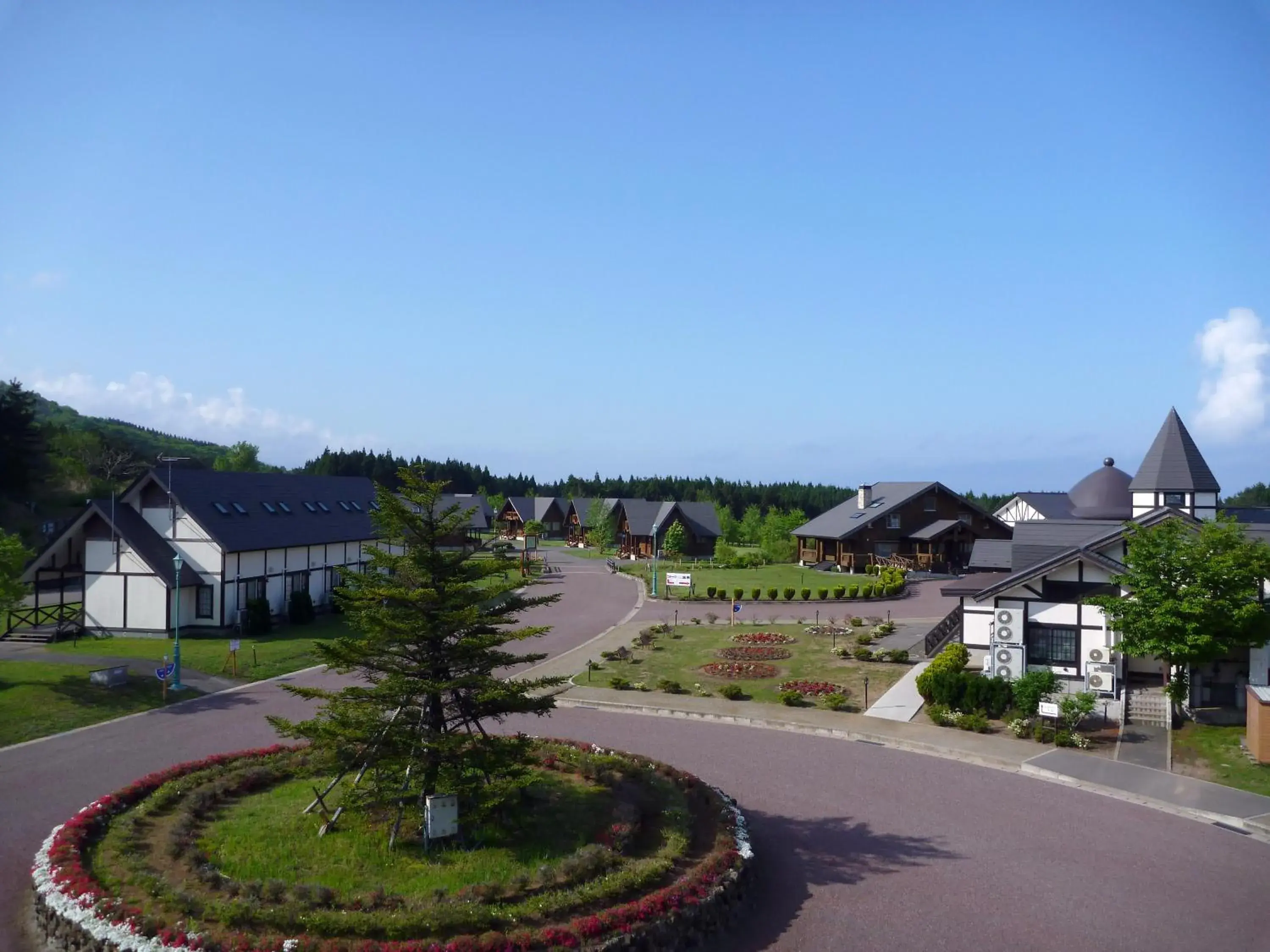 Property building in Awone Shirakami Juniko Property building in Awone Shirakami Juniko