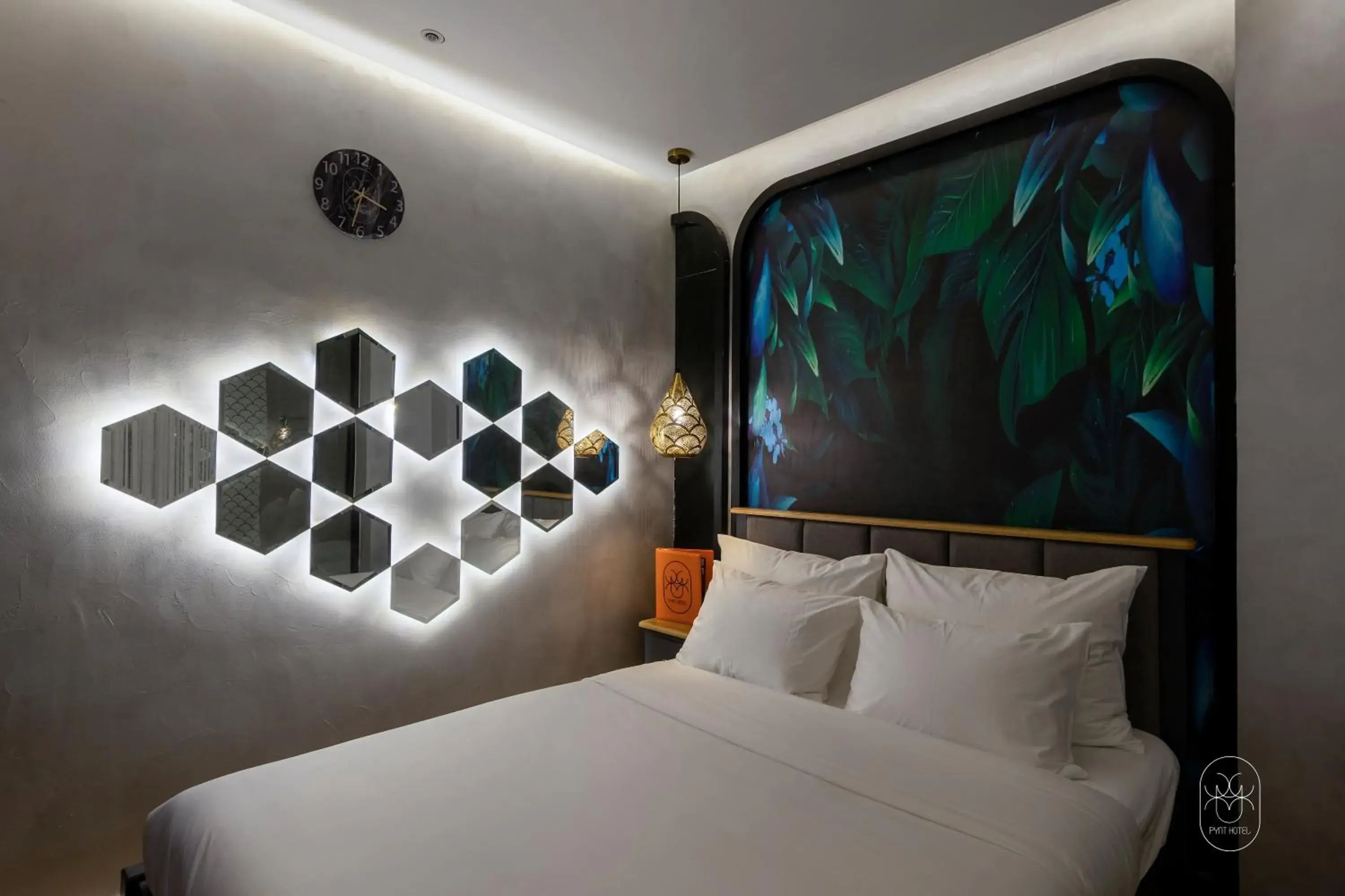 Bed in PYNT HOTEL Bed in PYNT HOTEL