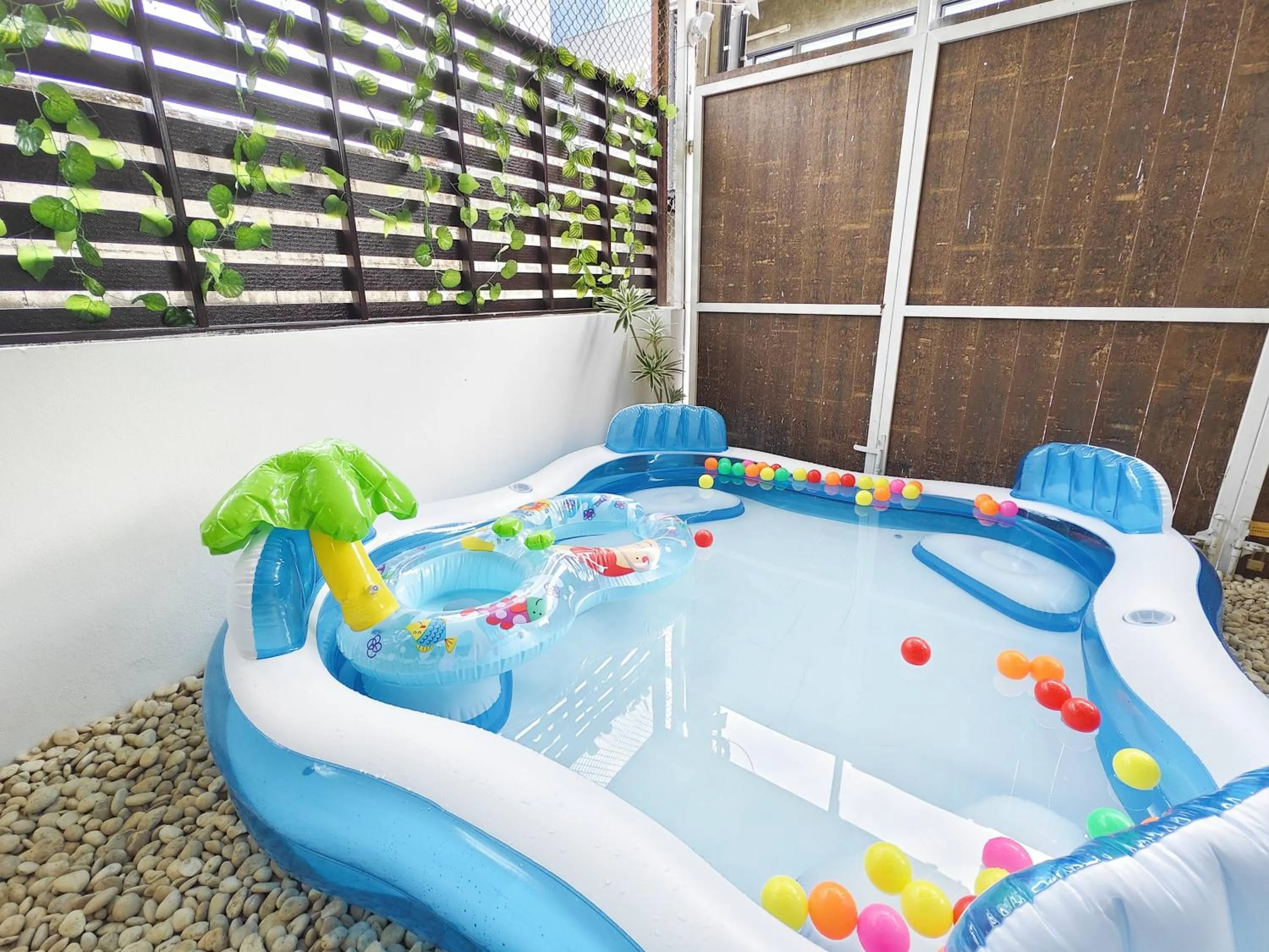 Swimming pool in Ratchada Retreat Villa 2