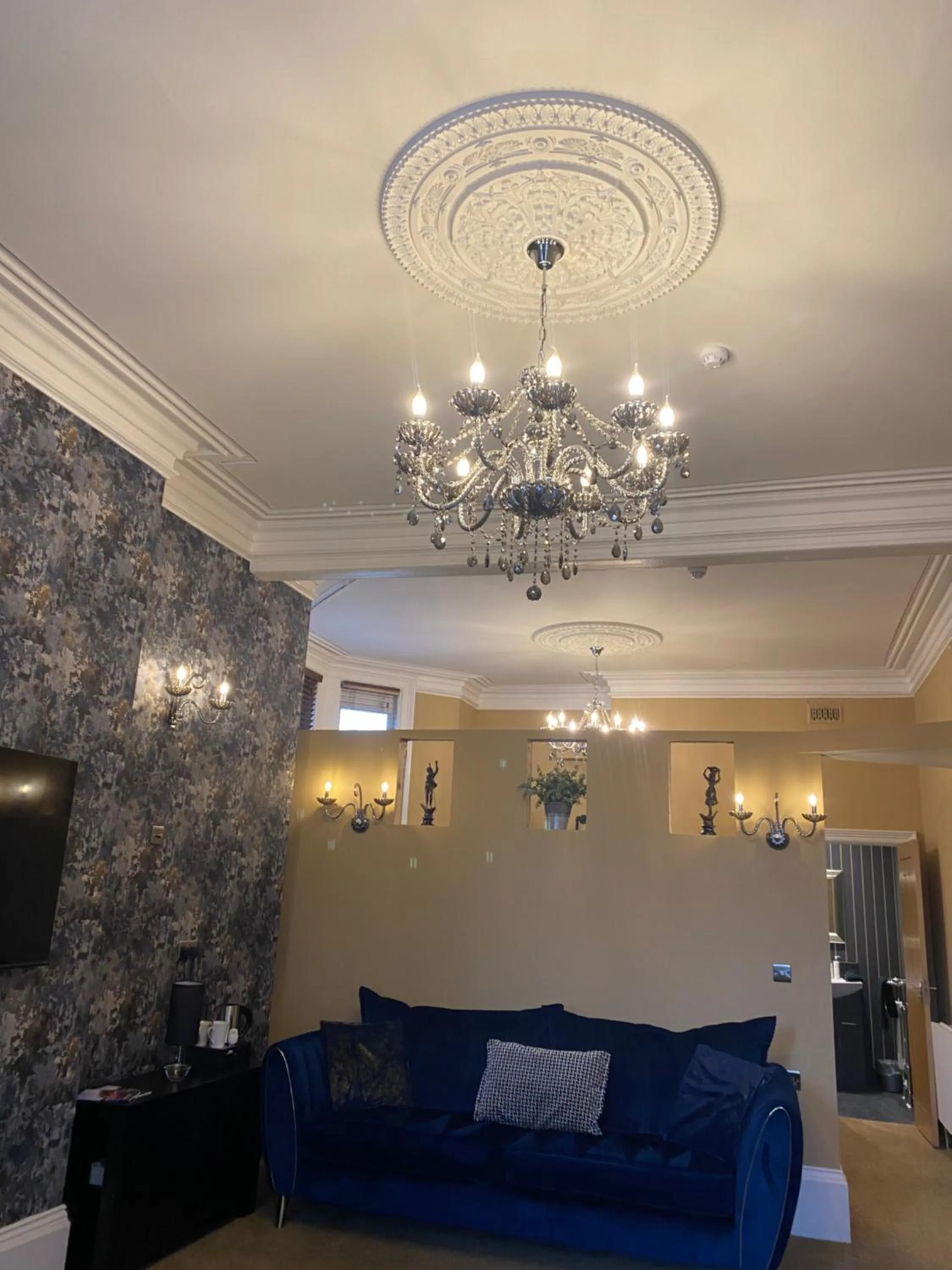 Living room in The New Talbot Hotel