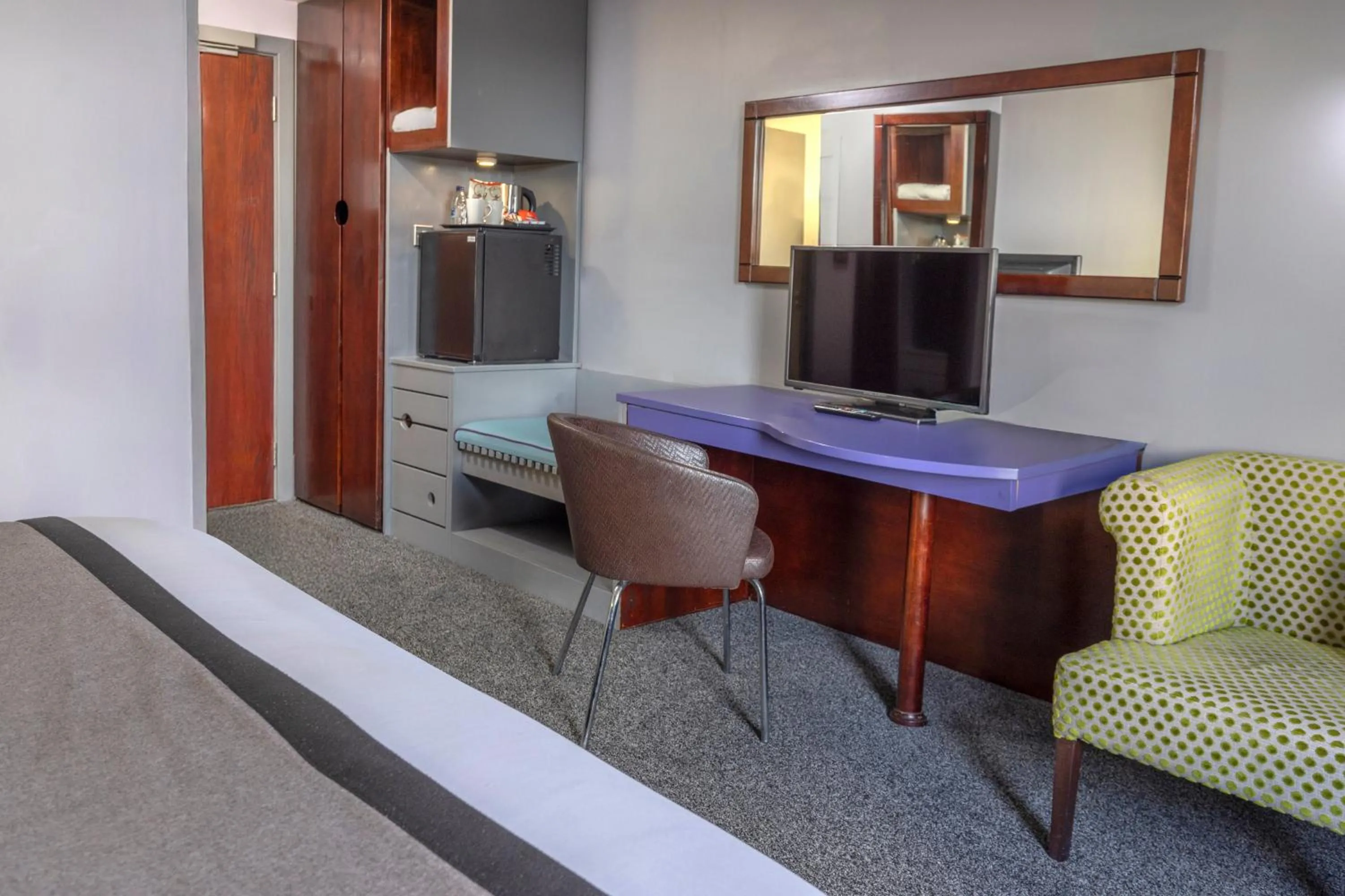 TV and multimedia in Best Western Sheffield City Hotel