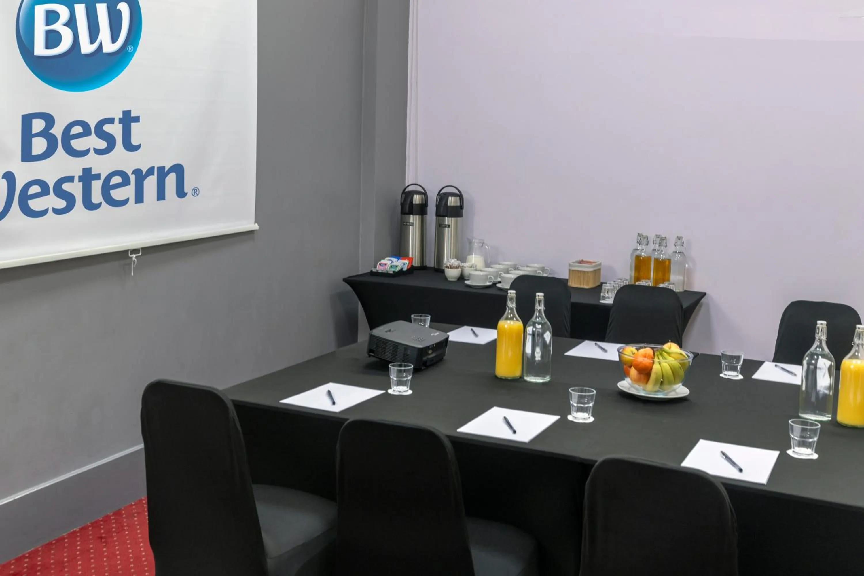 Food and drinks in Best Western Sheffield City Hotel