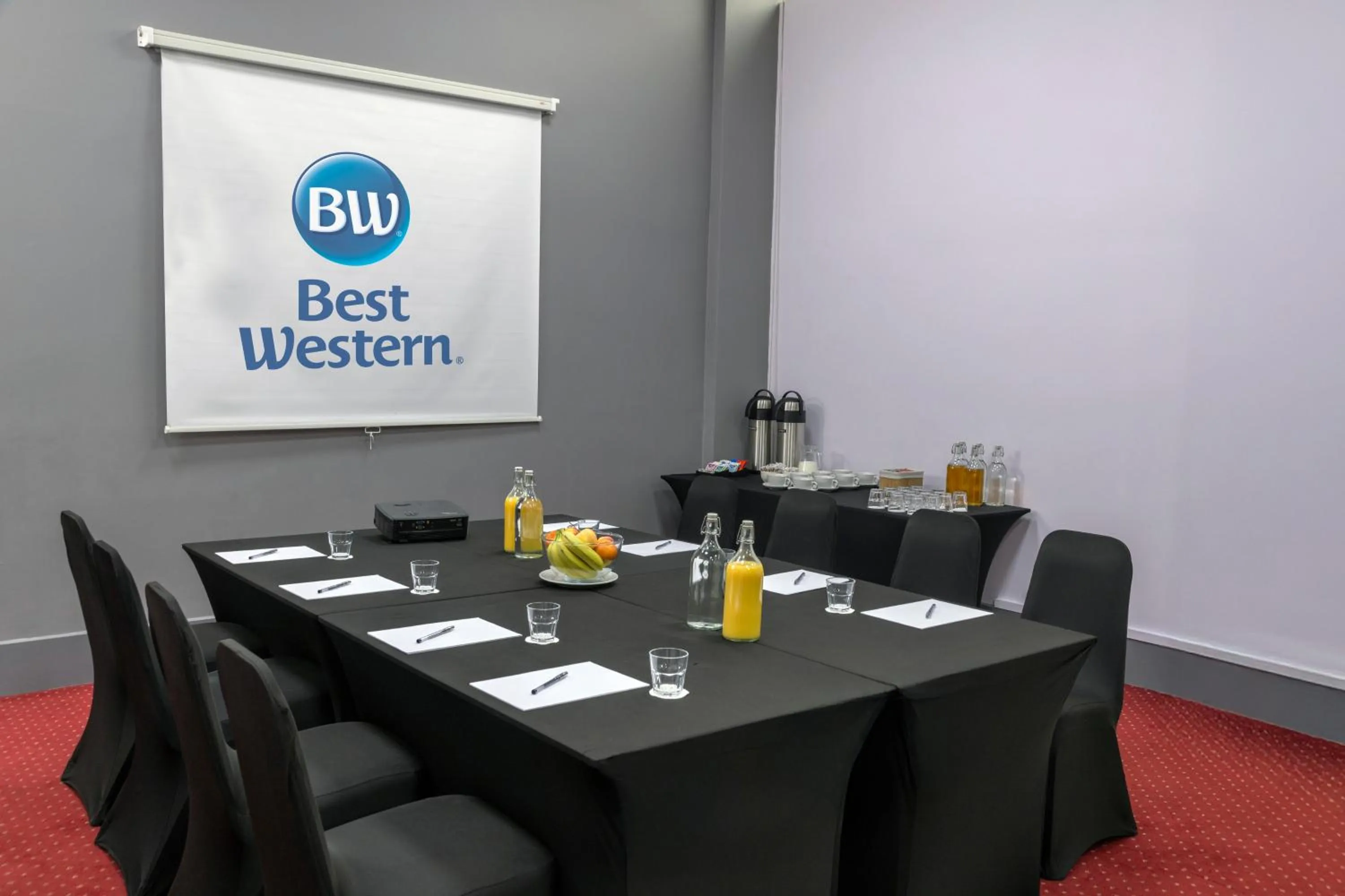 Food and drinks in Best Western Sheffield City Hotel