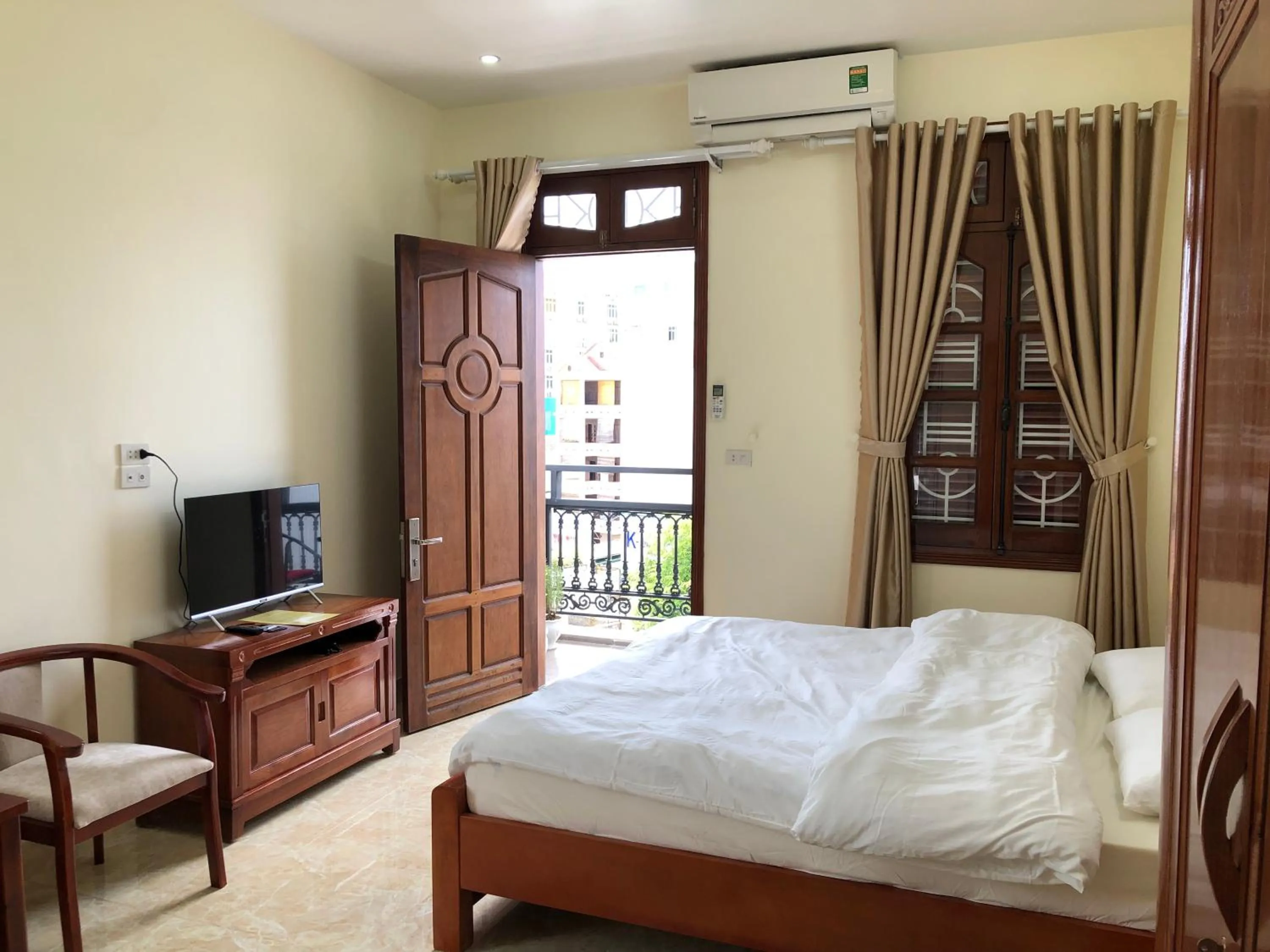 Photo of the whole room, Bed in Maya Homestay