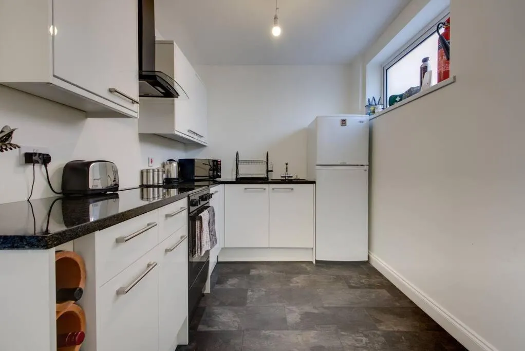 The Long Hall 2 bed ground floor annexed apartment - sleeps 6