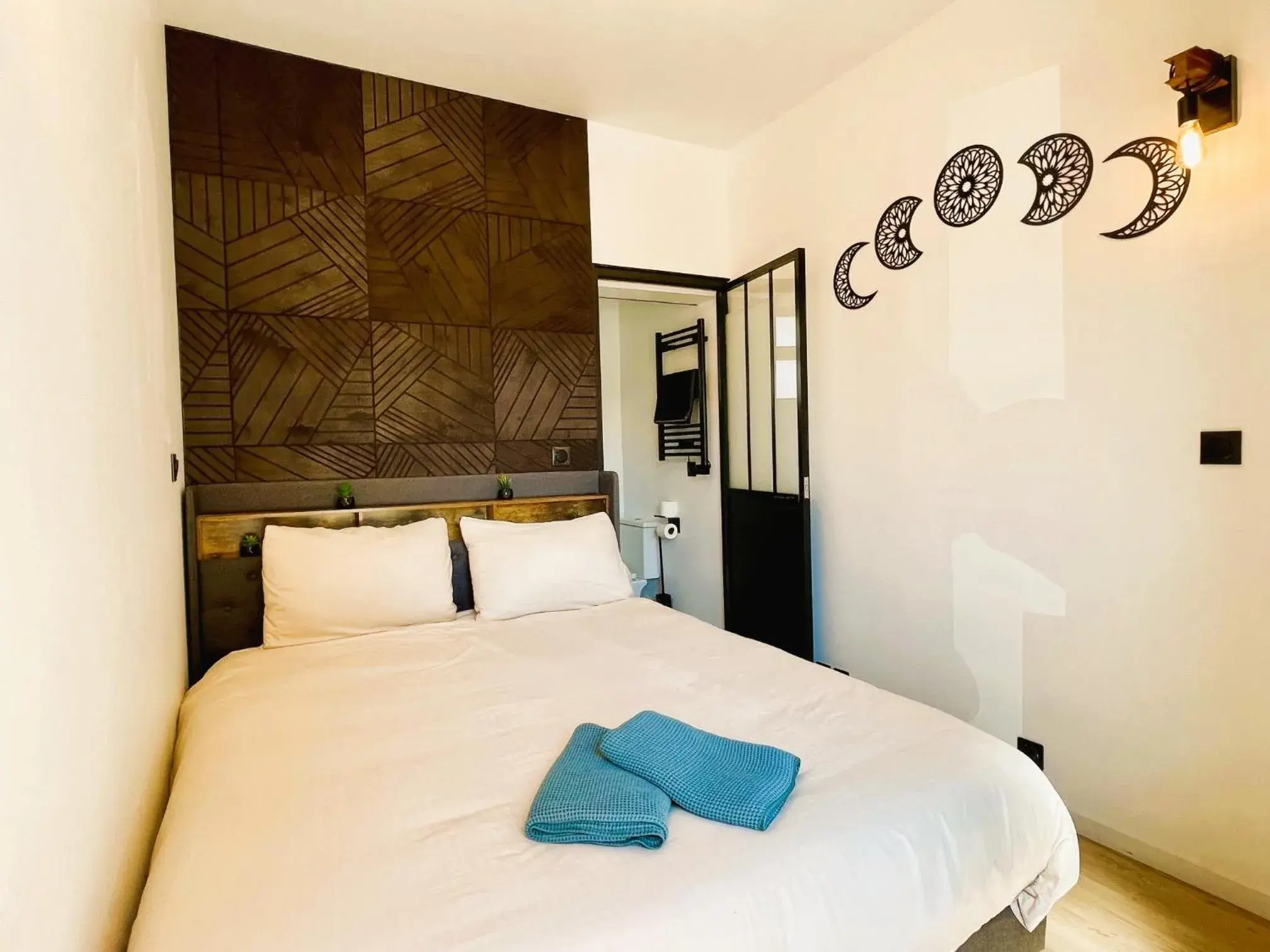 Small Double Room in La Villa Bligny Small Double Room in La Villa Bligny