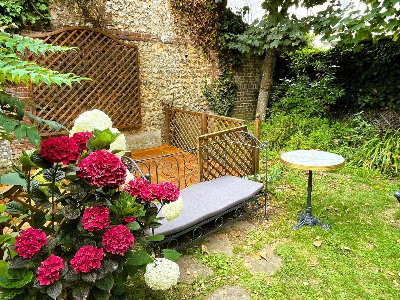 Patio in La Villa Bligny