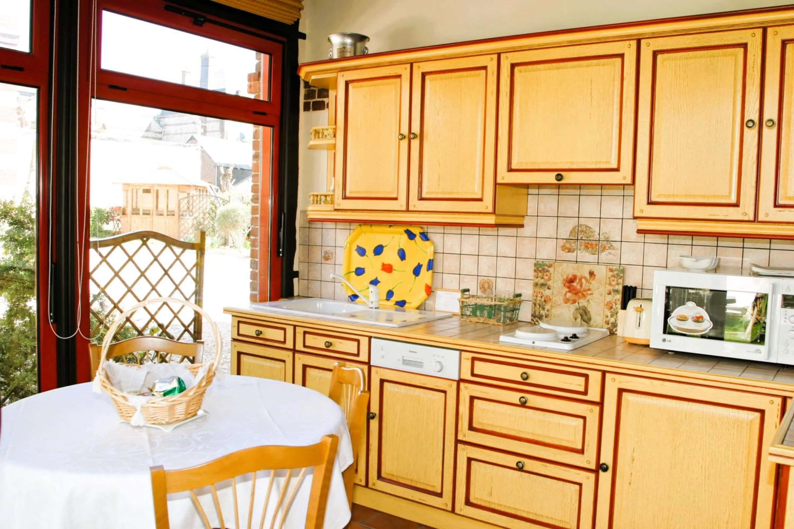 Kitchen or kitchenette in La Villa Bligny