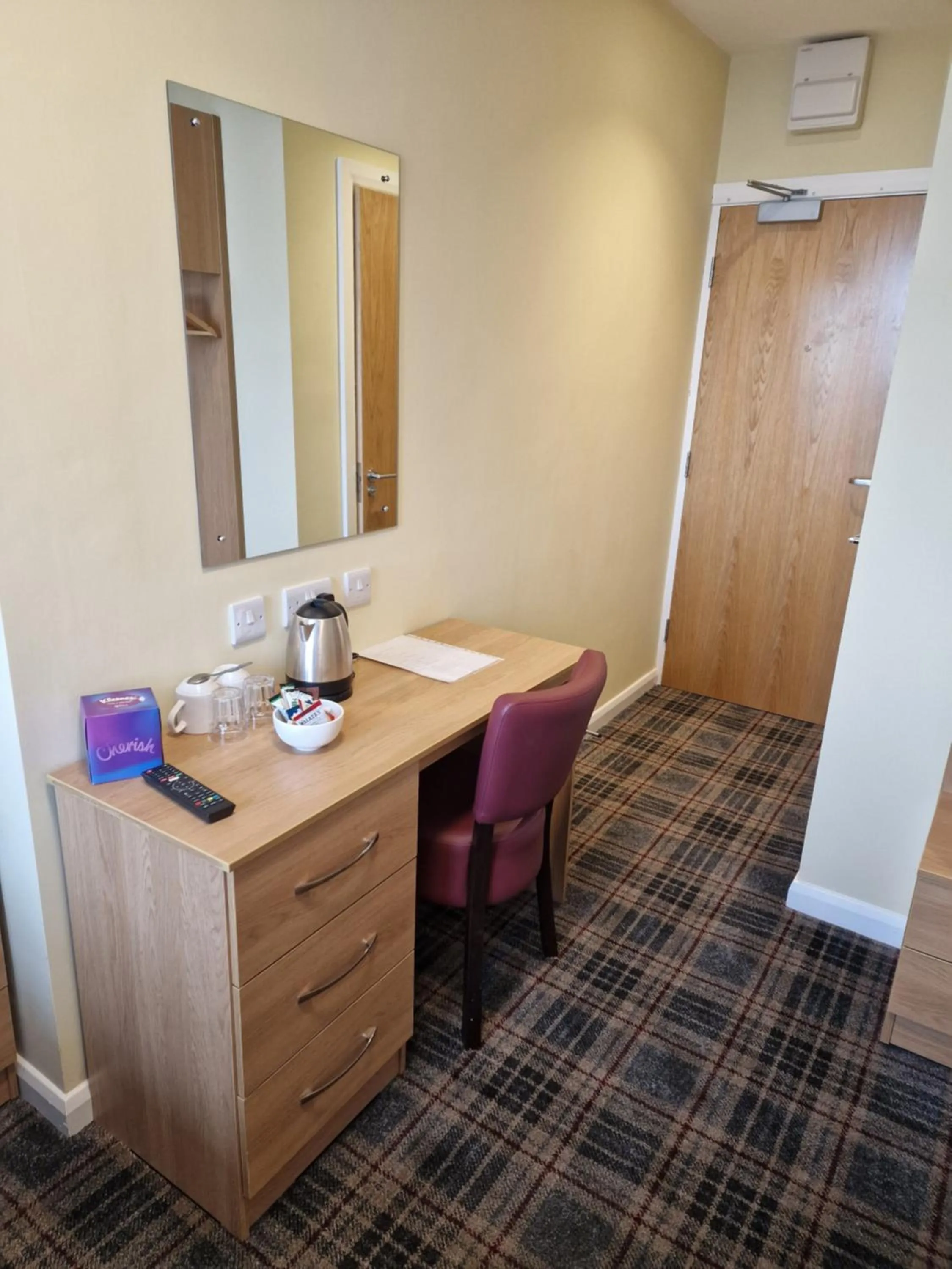 Bedroom in Britannia Inn Glasgow