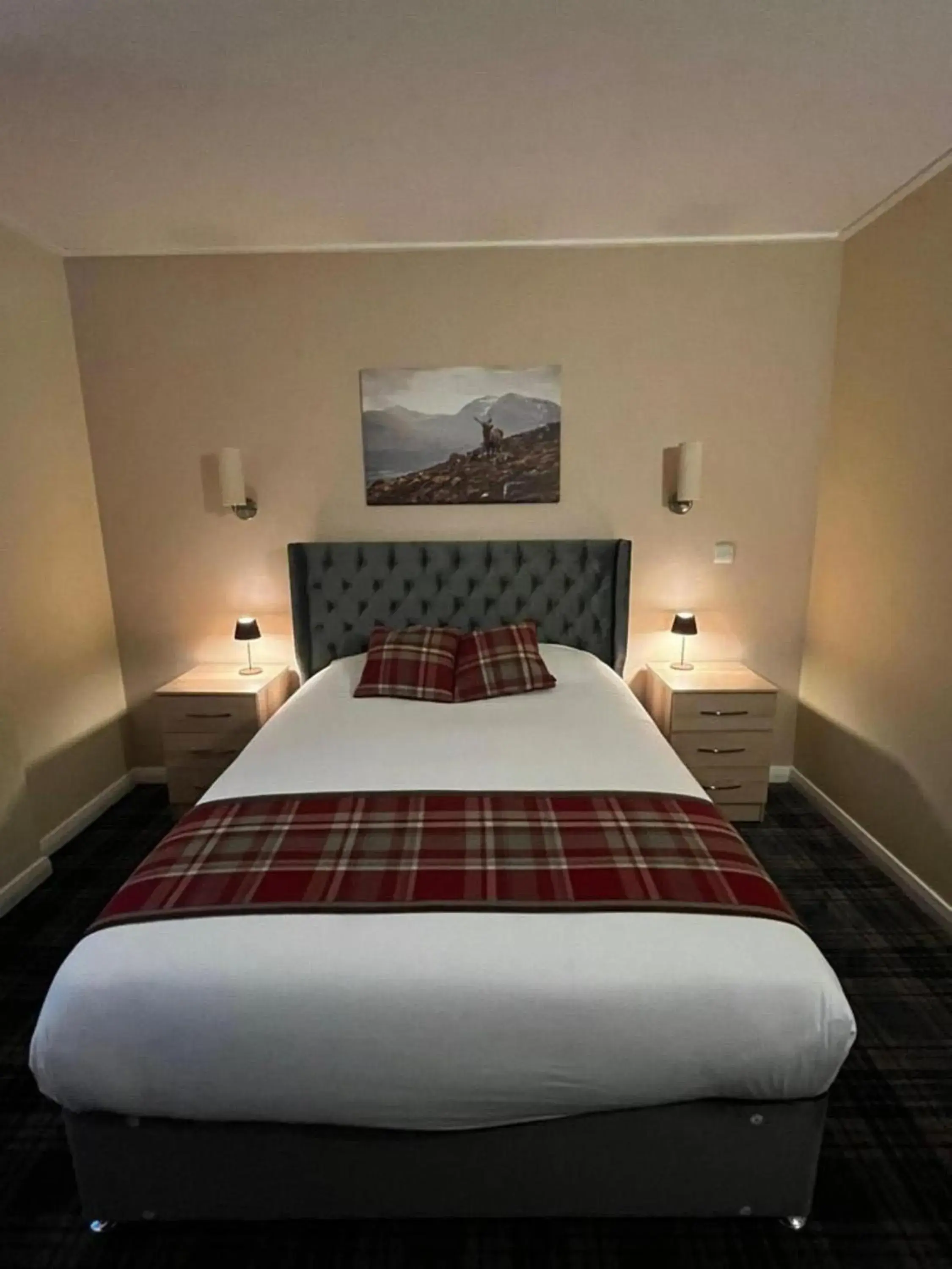 Superior Double Room in Britannia Inn Glasgow Superior Double Room in Britannia Inn Glasgow