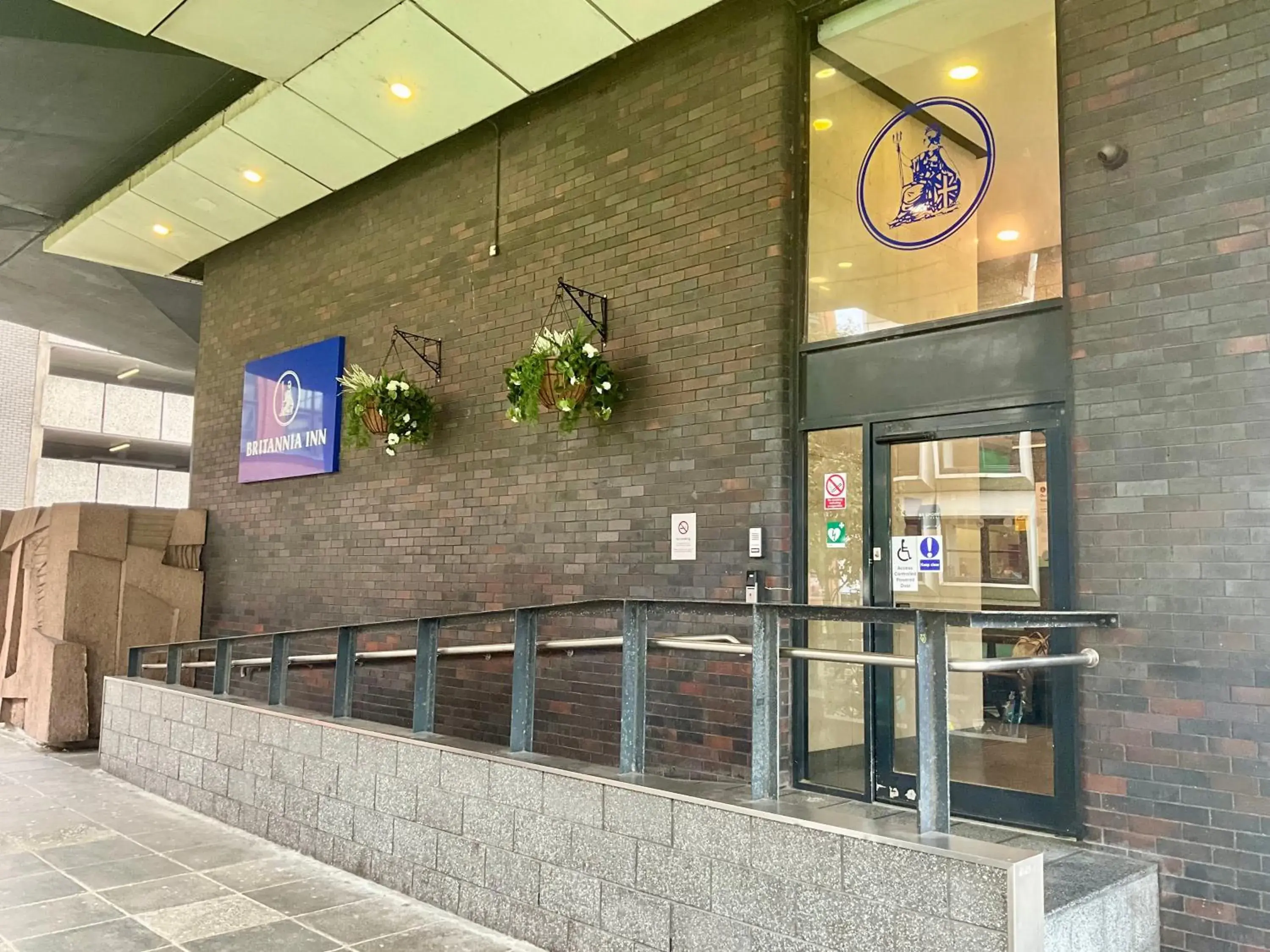 Facade/entrance in Britannia Inn Glasgow Facade/entrance in Britannia Inn Glasgow