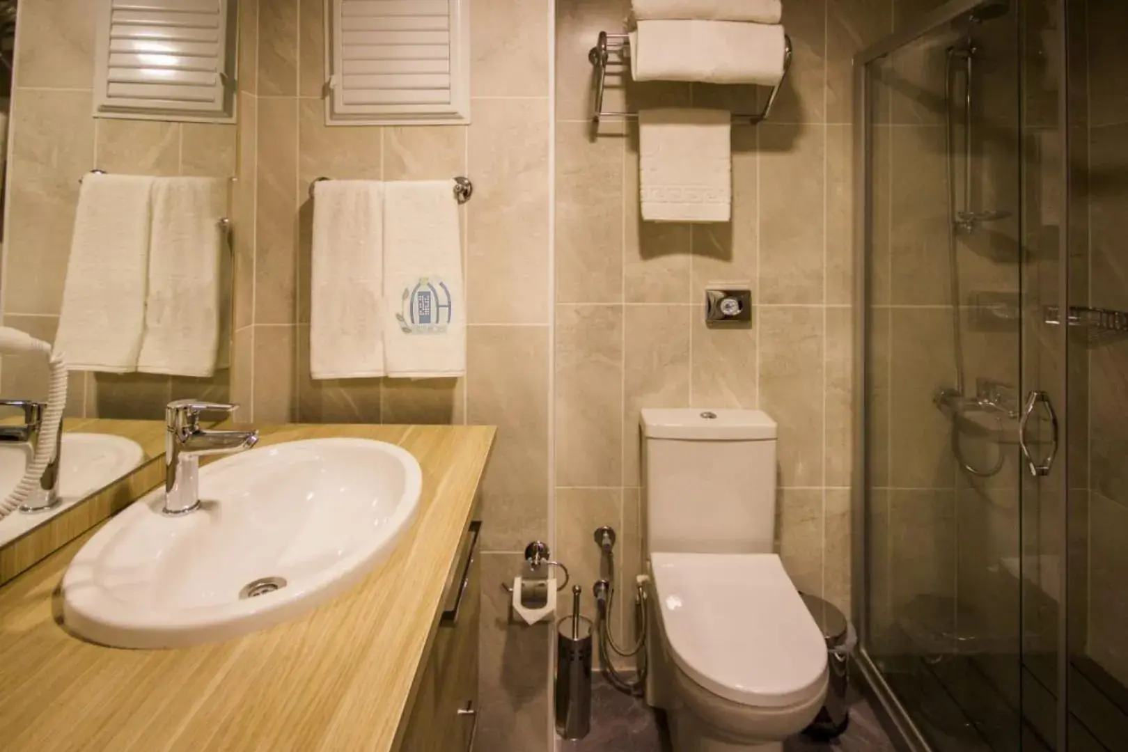 Economy Quadruple Room with Shared Bathroom in İNCİ HOUSE Economy Quadruple Room with Shared Bathroom in İNCİ HOUSE