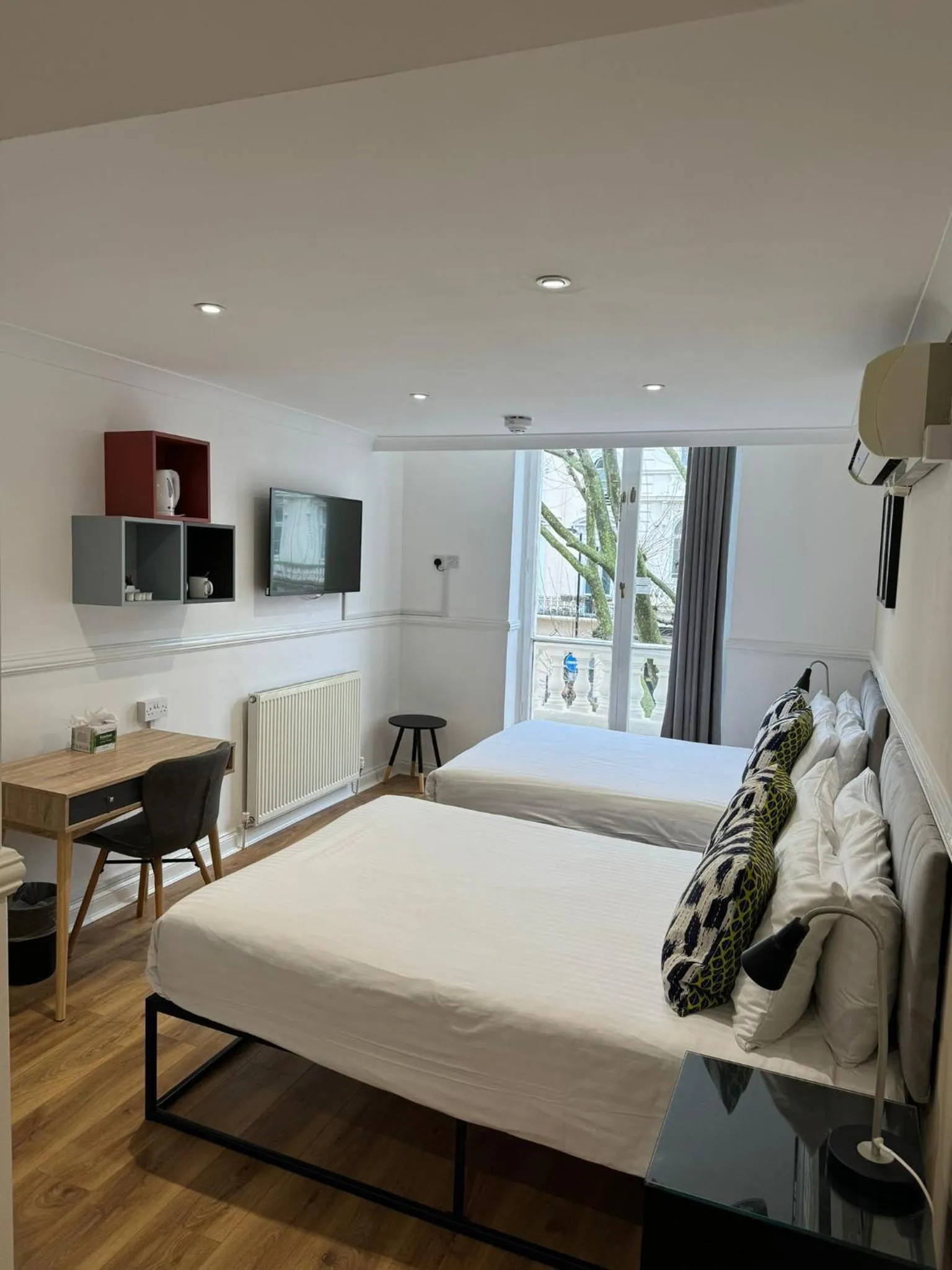 Bedroom, Bed in Berjaya Eden Park London Hotel