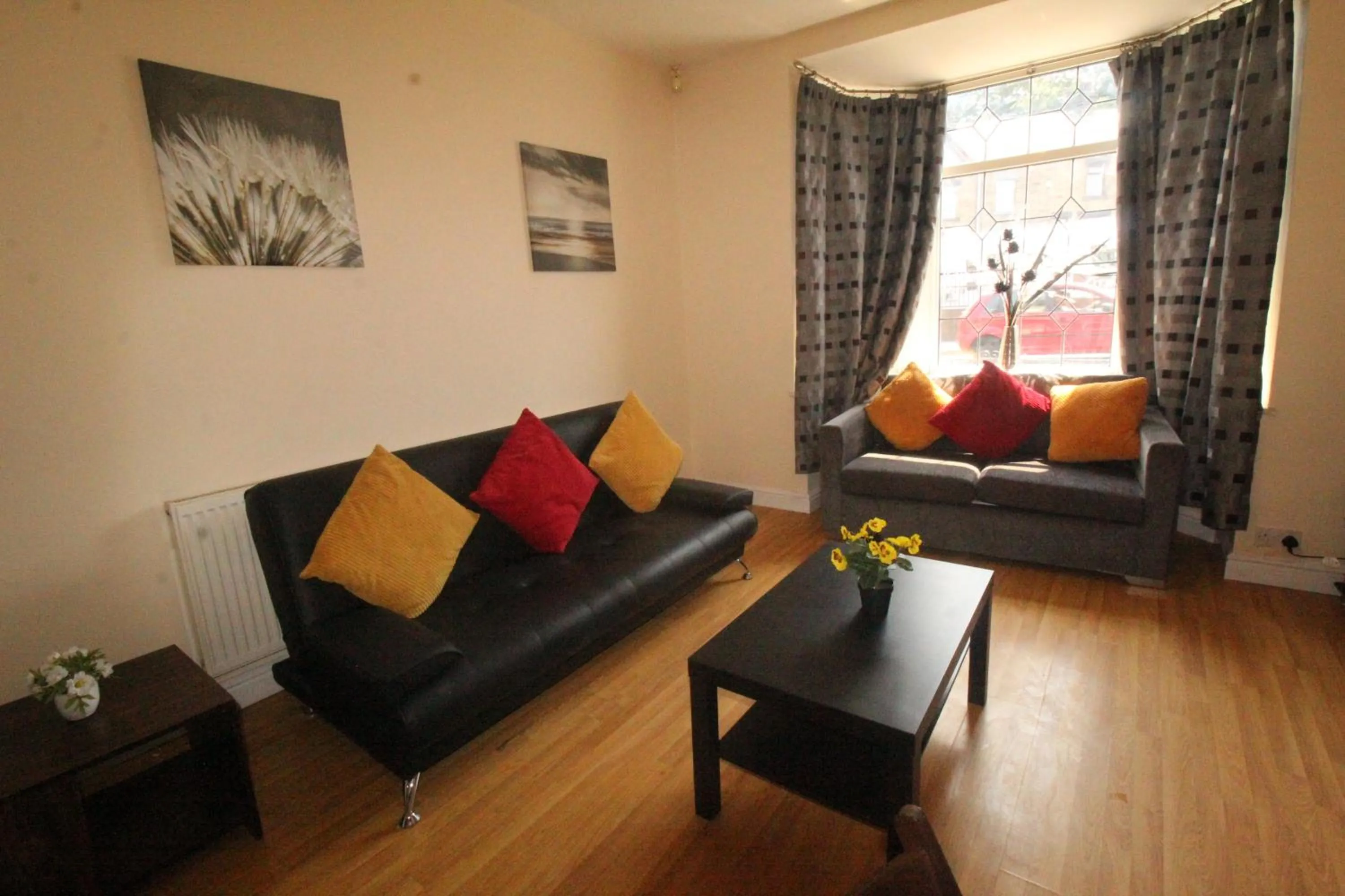Lundwood House Barnsley by Smart Corporate Stays