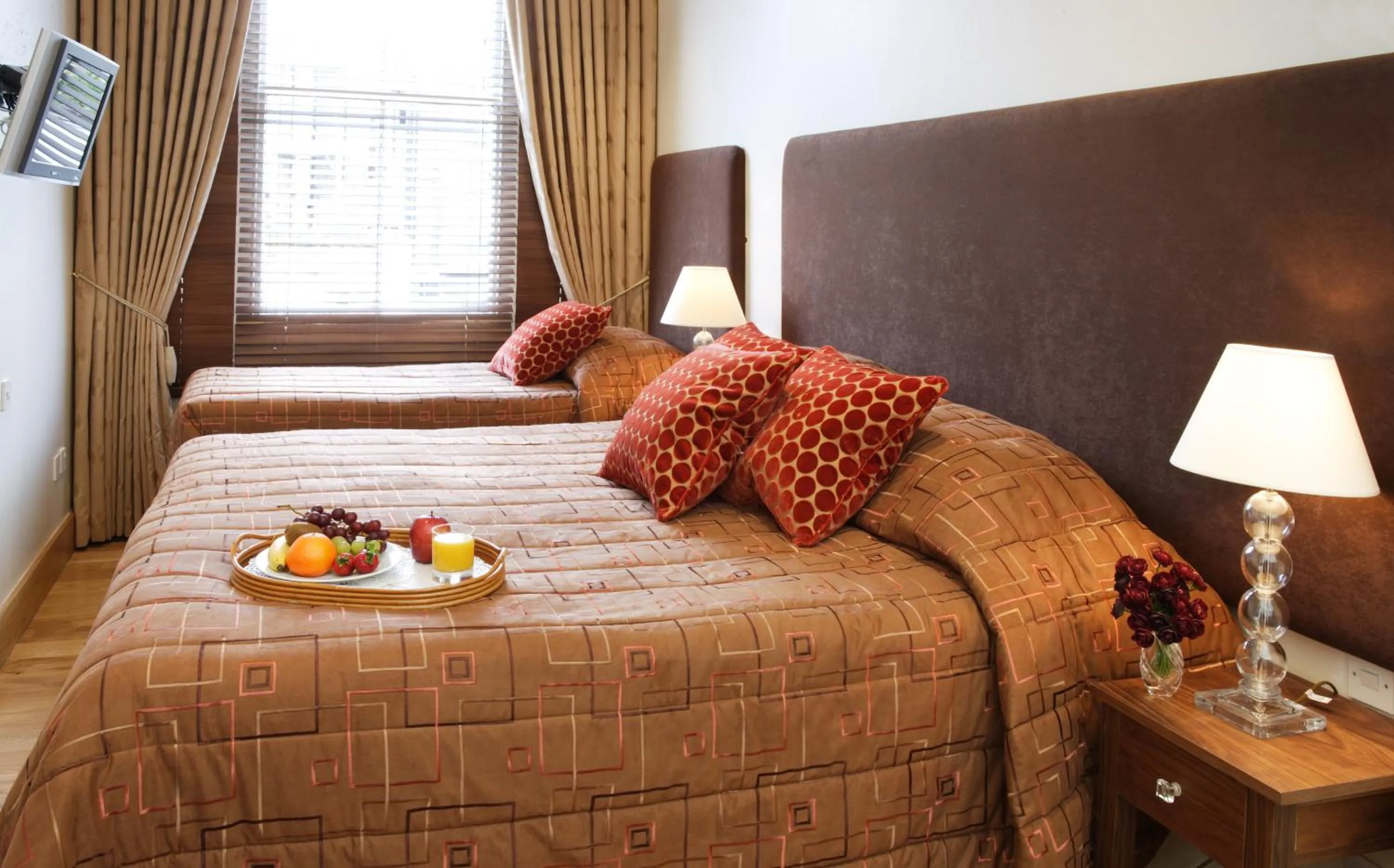 Bed in New Linden Hotel