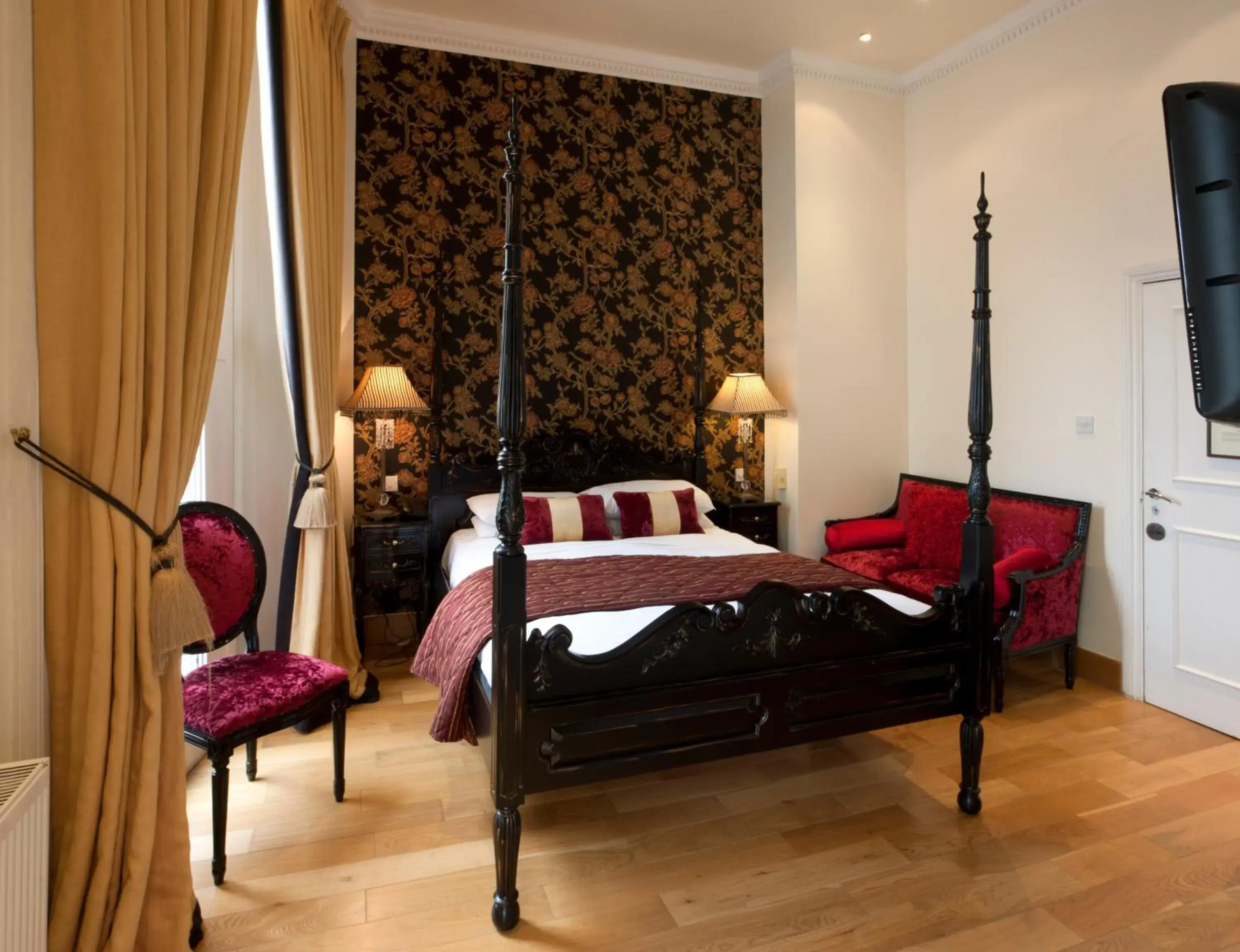 Luxury Suite in New Linden Hotel Luxury Suite in New Linden Hotel