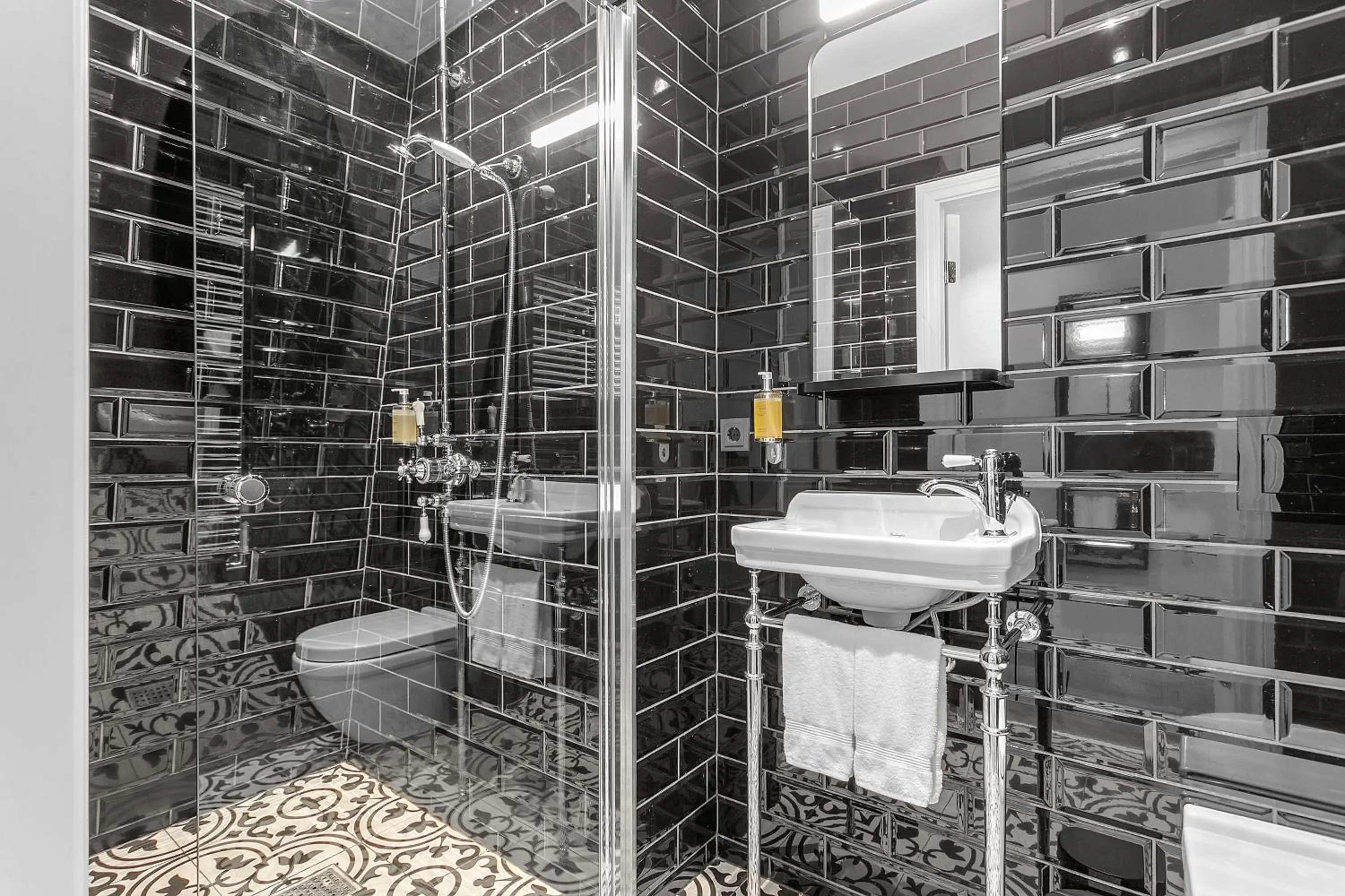 Bathroom in Hotel Aska