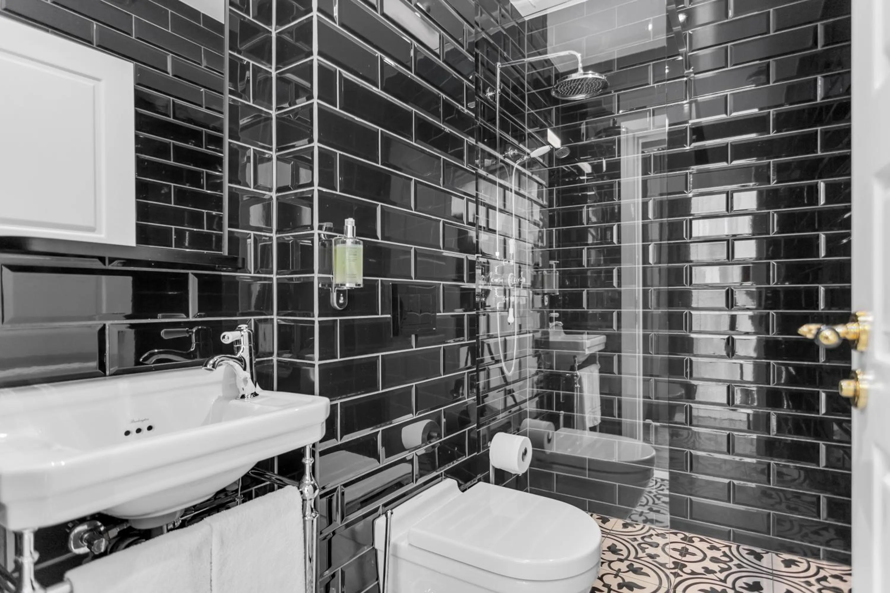 Bathroom in Hotel Aska