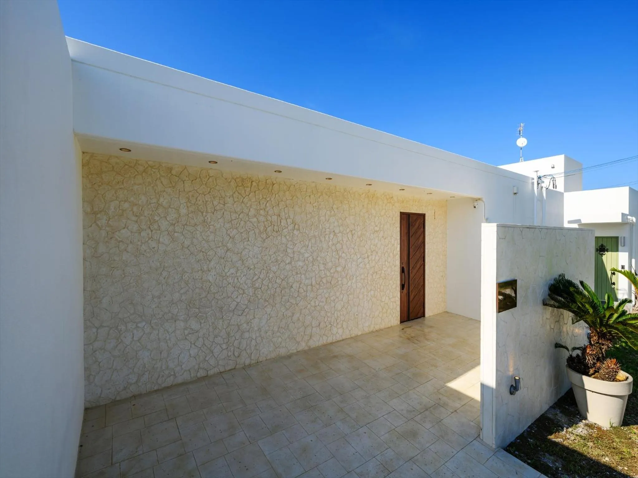 Facade/entrance in abundance okinawa