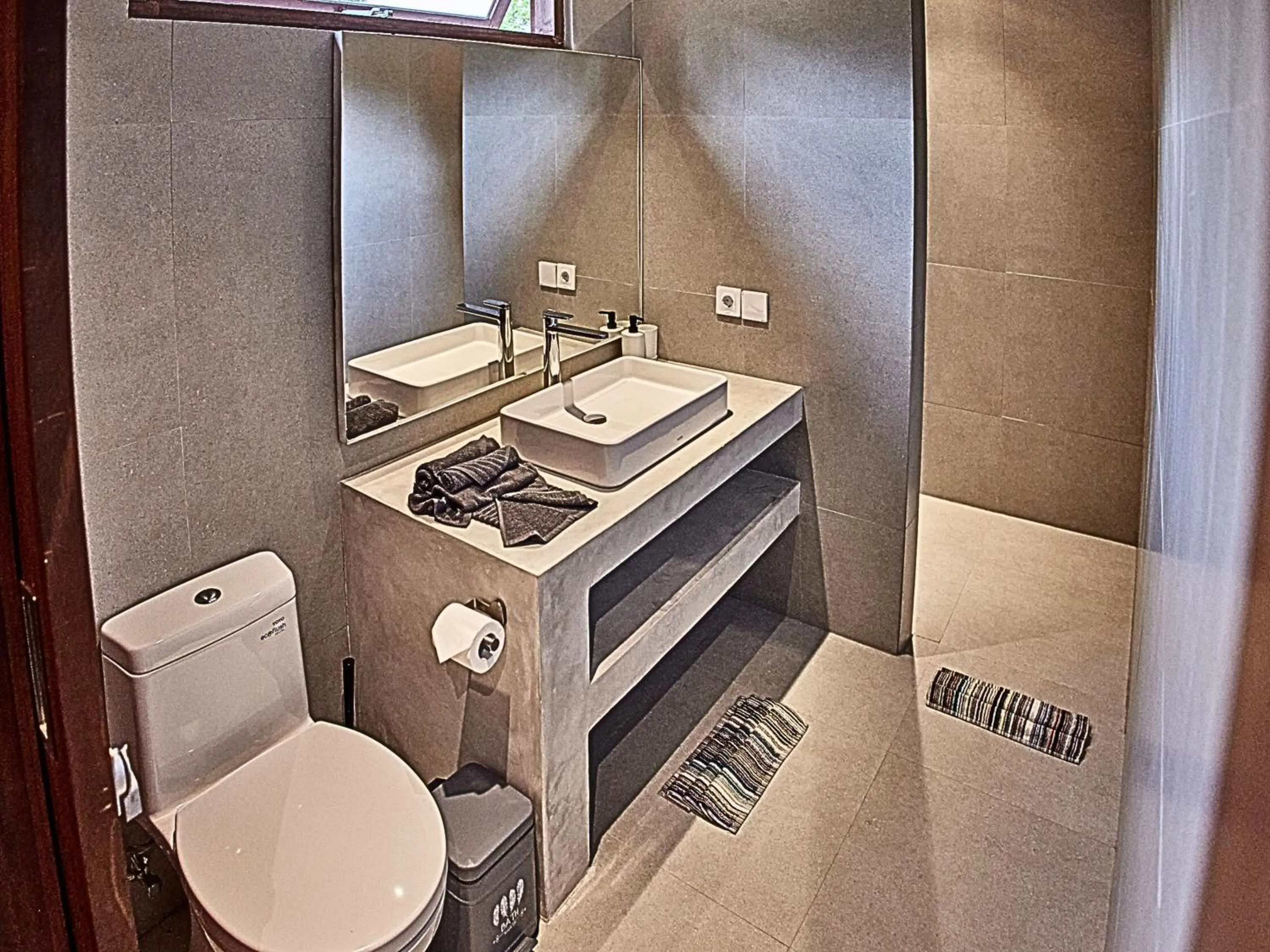 Toilet in Antagana Retreat