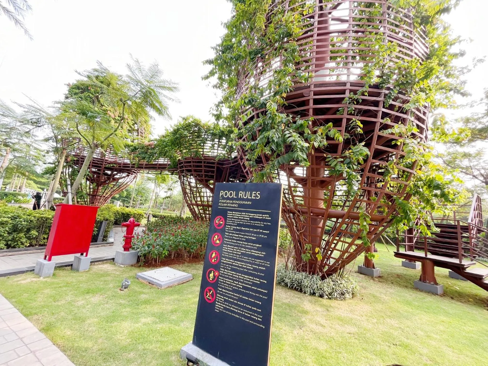 Garden in Gold Coast Sea View Apartments by Rentrooms