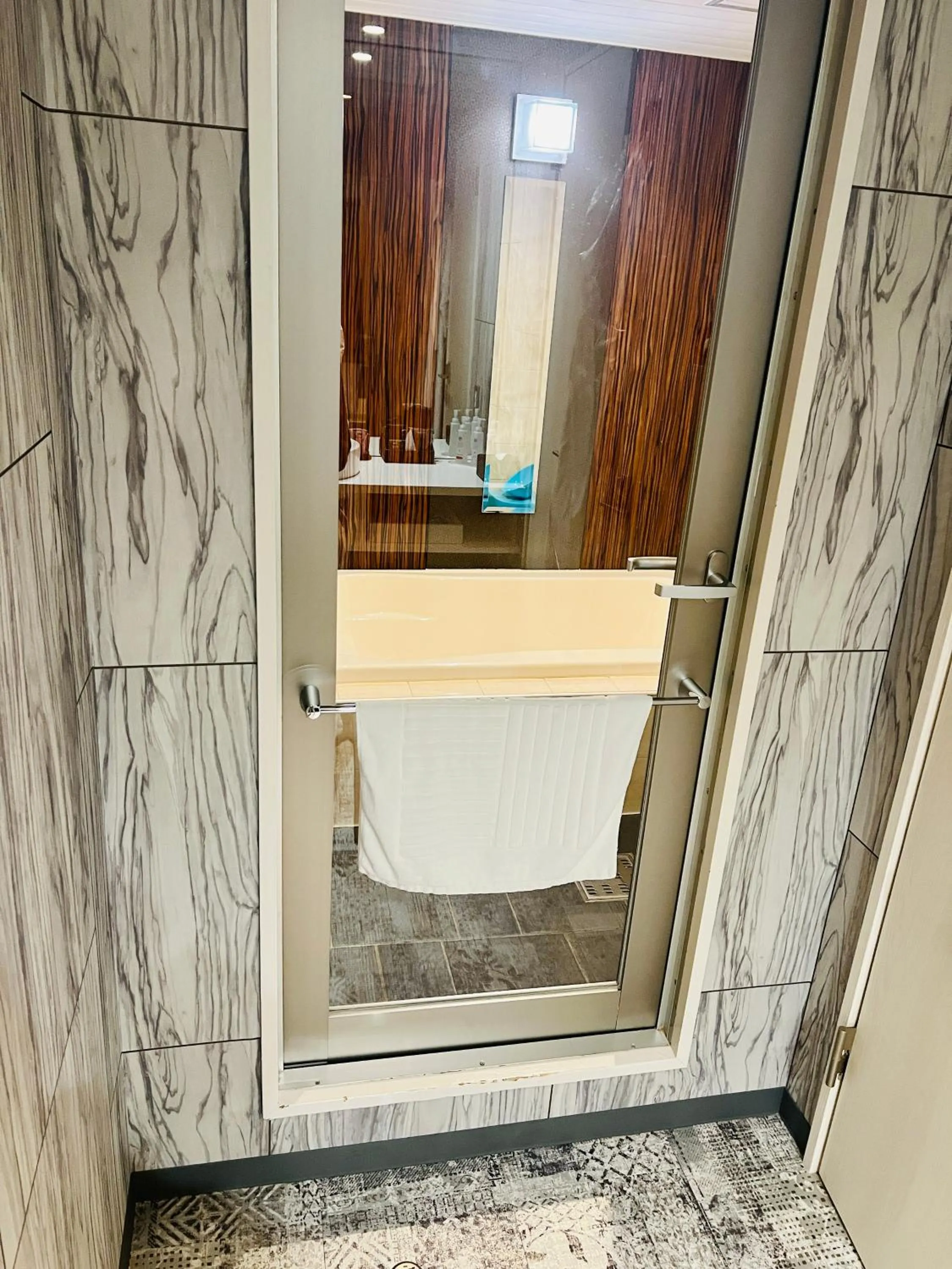 Shower in Asokono Hotel