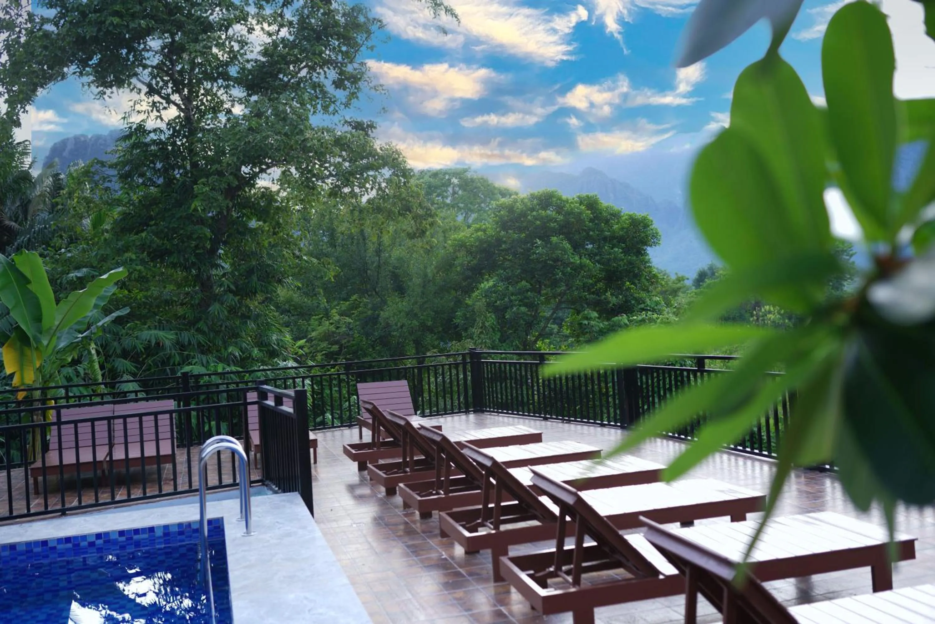 Swimming pool in Mad Monkey Vang Vieng