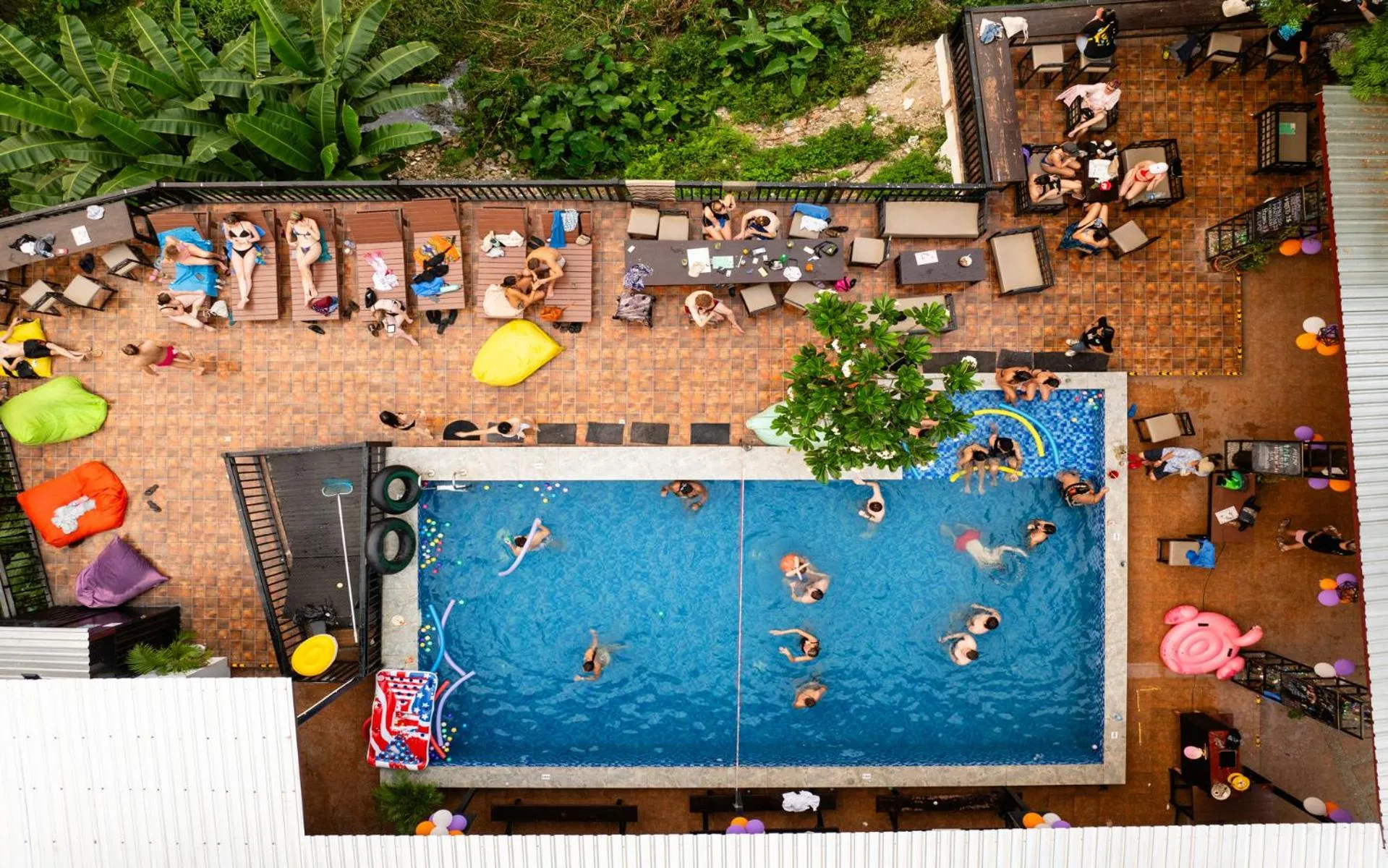 Swimming pool in Mad Monkey Vang Vieng
