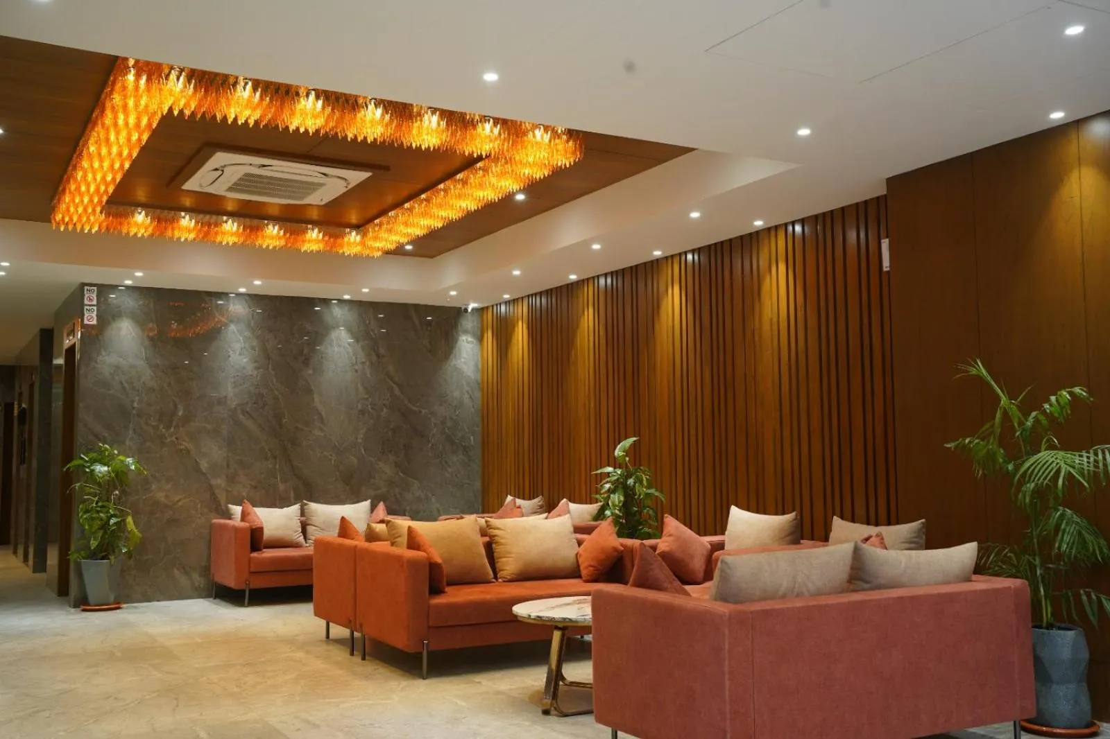 Seating area in HOTEL STATURE INN