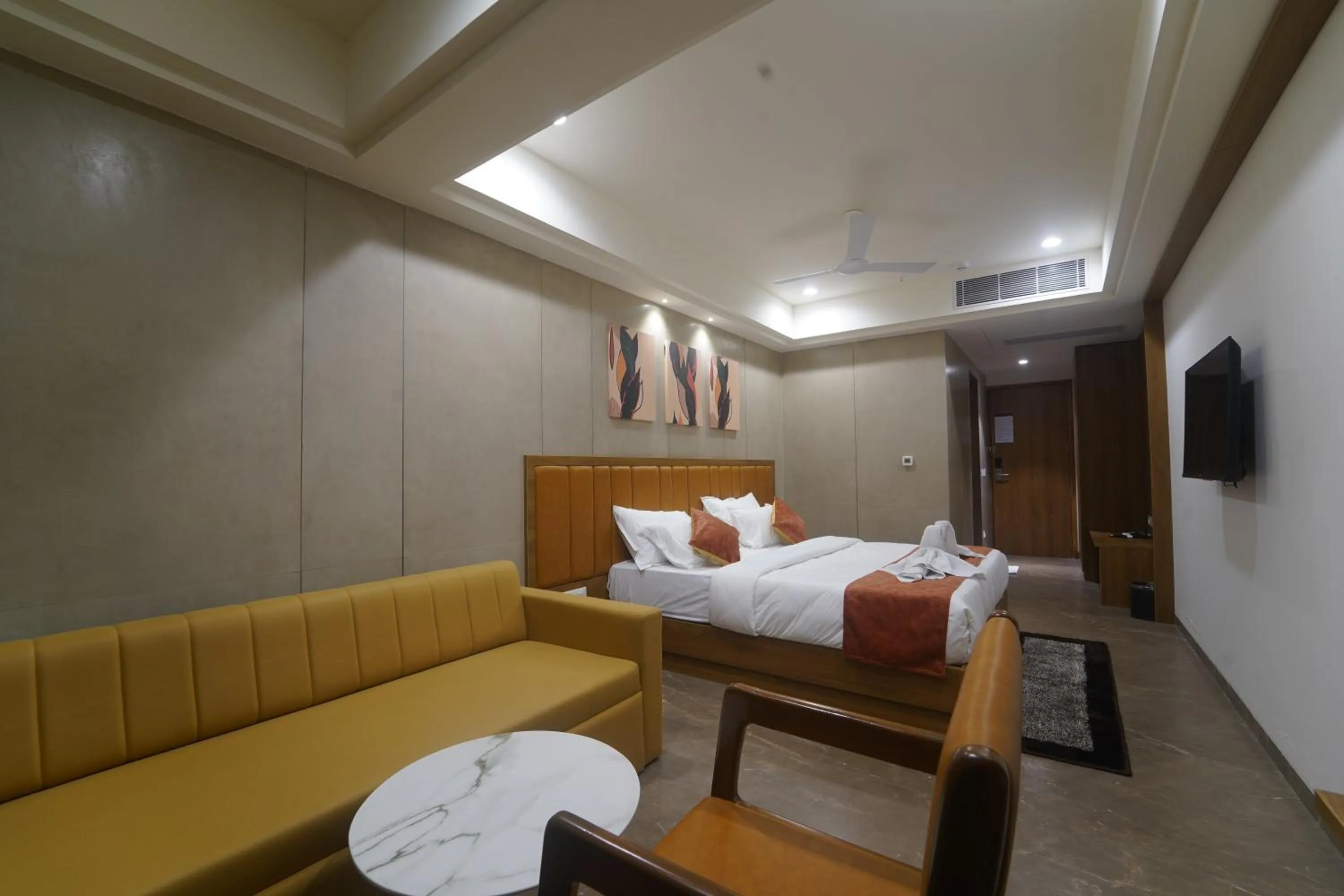 Bed in HOTEL STATURE INN