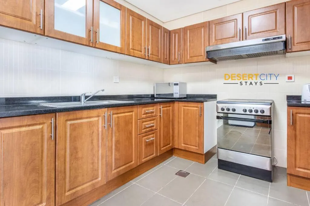 Fully Furnished 1 Bed in JLT, Hosted by Desert City Stays