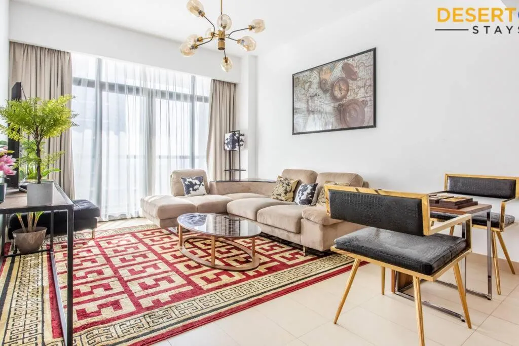 Fully Furnished 1 Bed in JLT, Hosted by Desert City Stays
