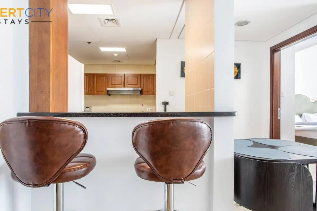 Fully Furnished 1 Bed in JLT, Hosted by Desert City Stays